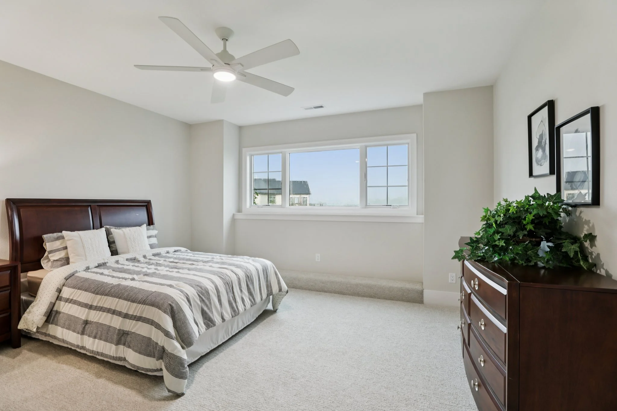 66-web-or-mls-White Cedar Dr-S0907-066.jpg