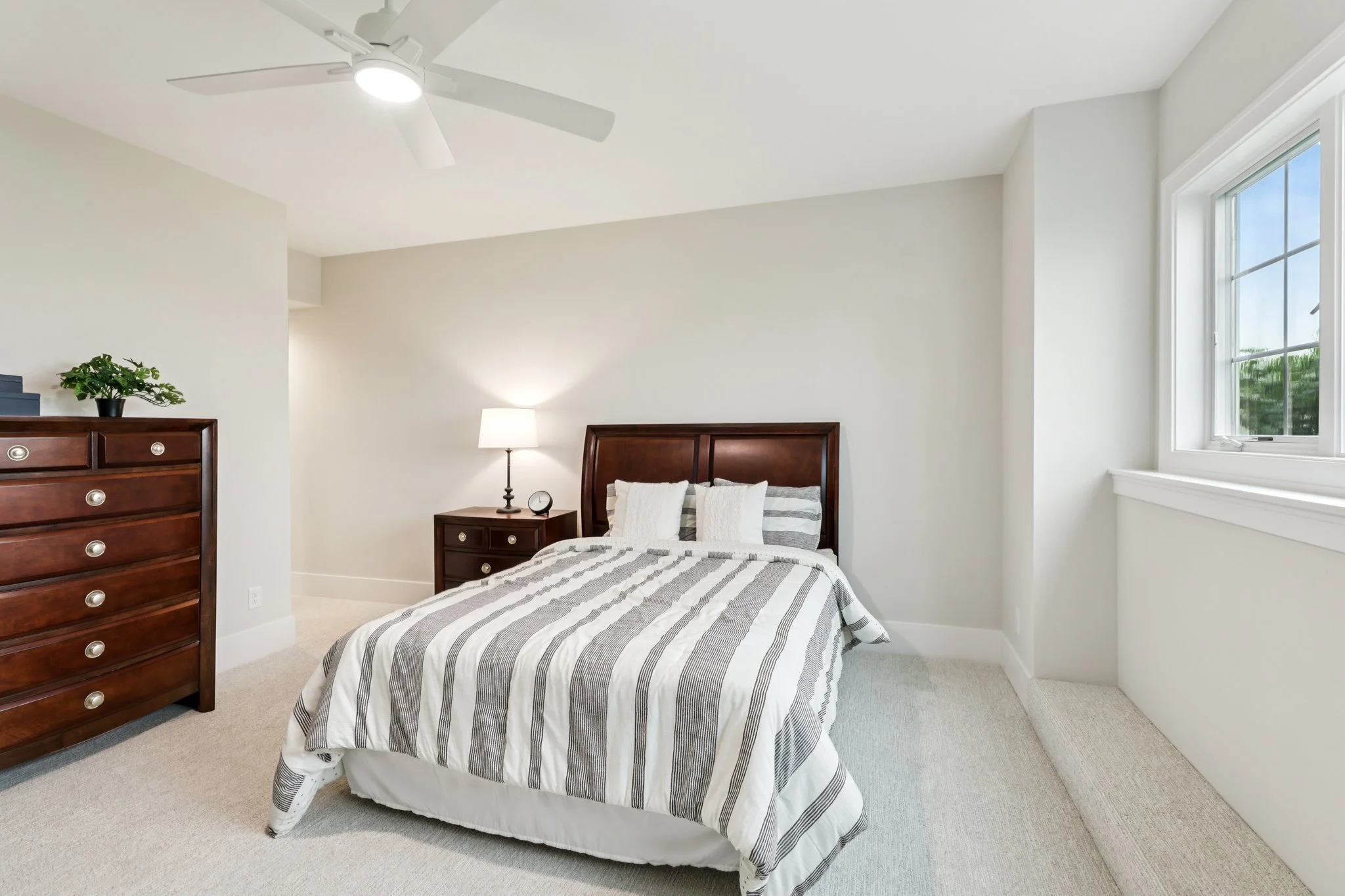 67-web-or-mls-White Cedar Dr-S0907-067.jpg