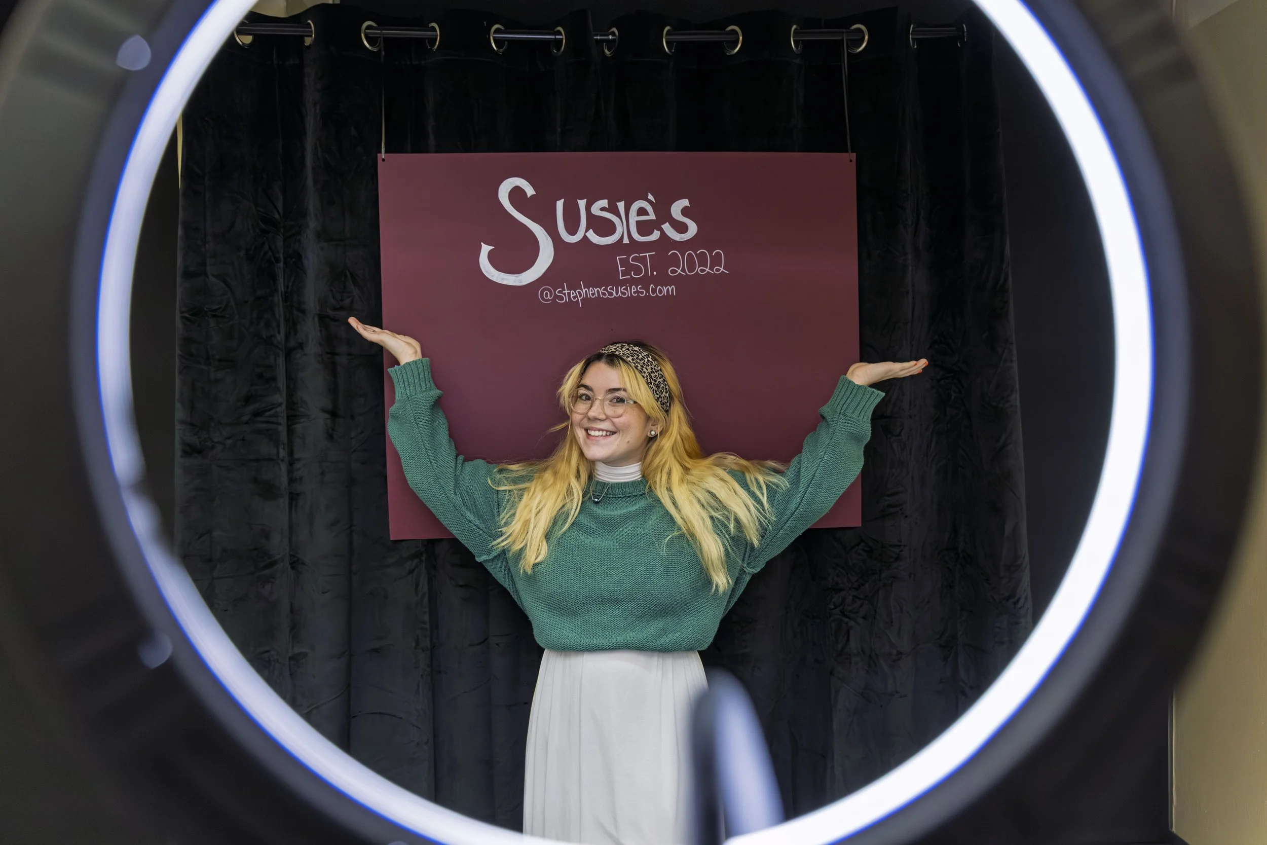 susies_opening_20221115_0322.JPG