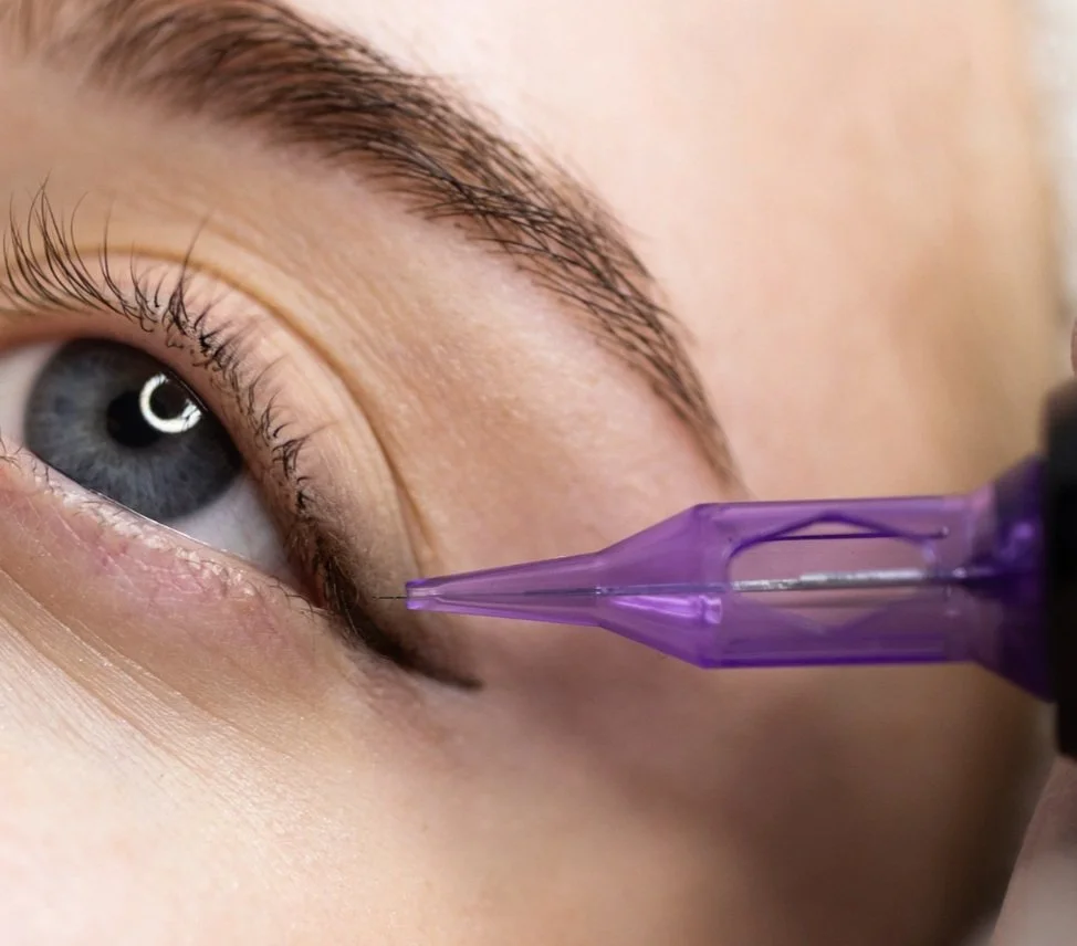 NATURAL EYELASH ENHANCEMENT: UPPER LID