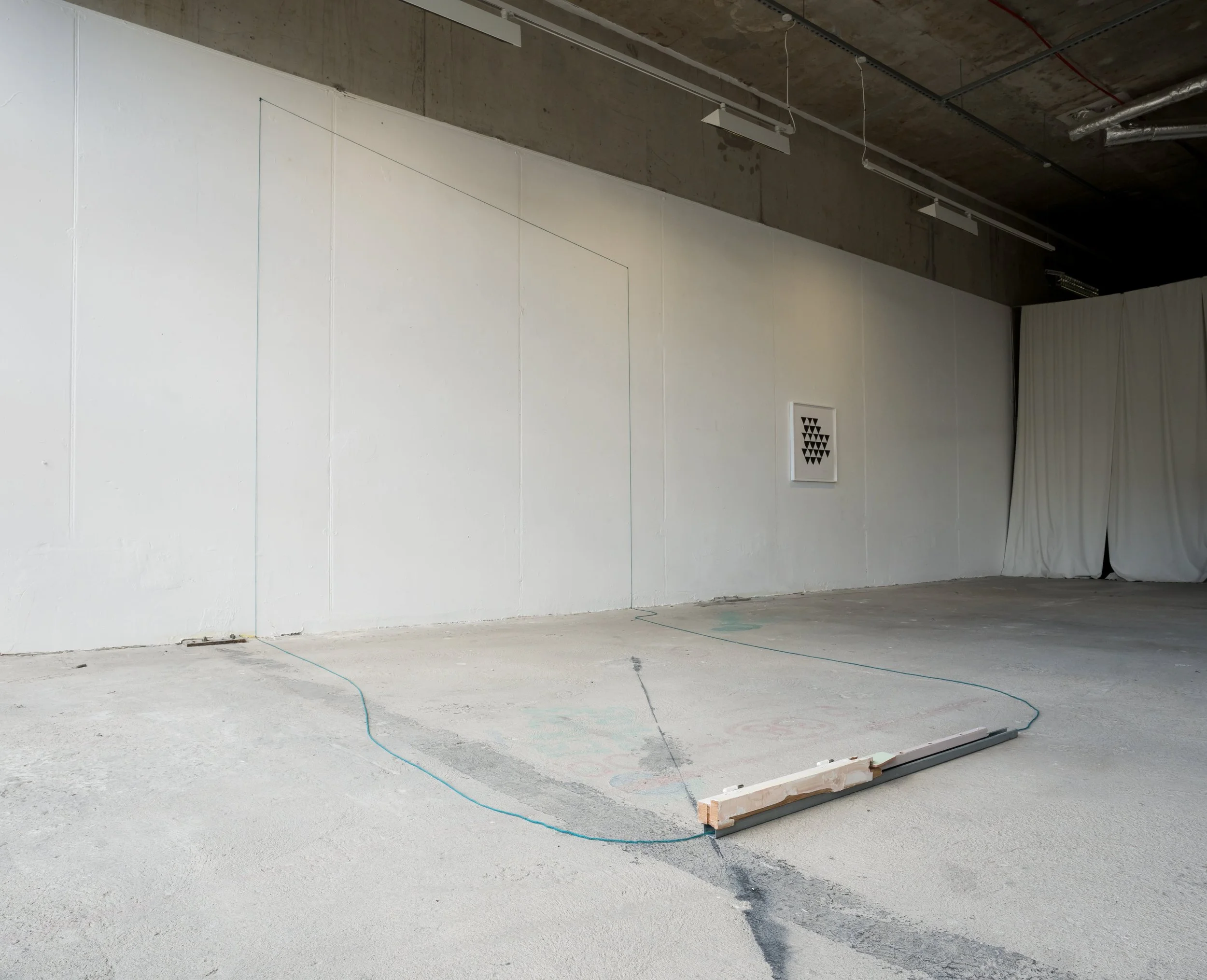 Swinger, 2025, recycled wood, metal, ceramic and wool, site-specific, dimensions variable | installed at Green on Red Gallery, Dublin.
Photo by Maria McSweeney