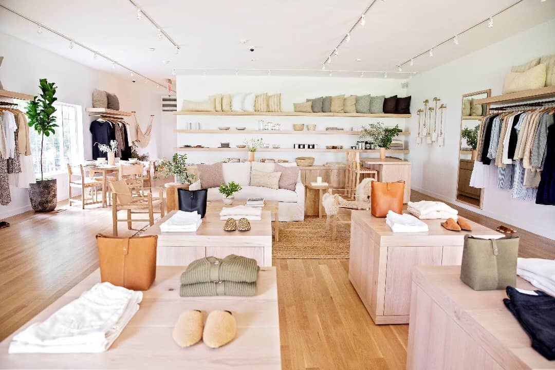 A little bit of summer year round, @jennikayne Amagansett store. So great to have worked with the team on this project that turned out beautifully 😍. 
#mg_concepts #jennikayne #millwork #projectmanagement #retaildesign #brickandmortar