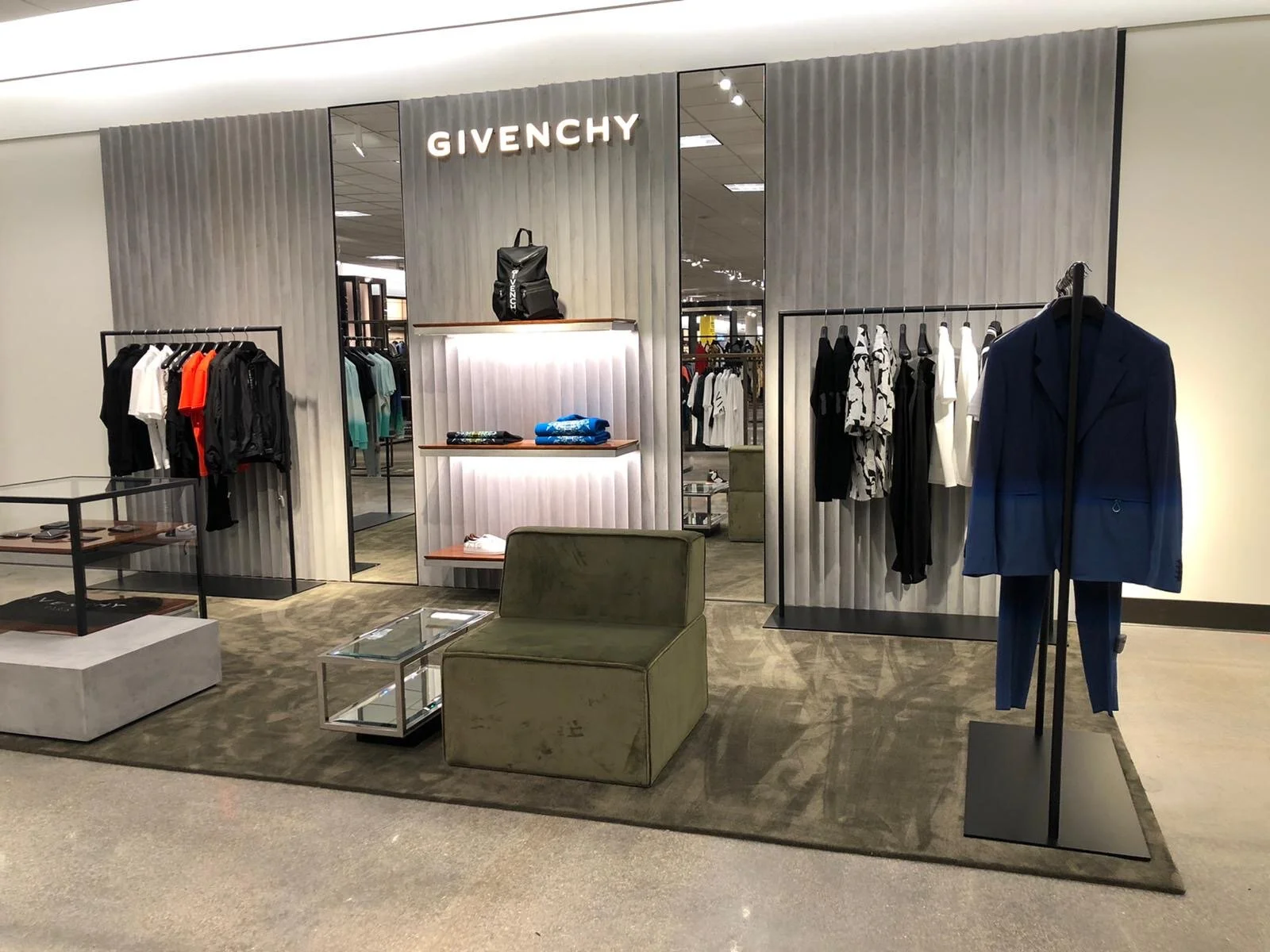 Givenchy - Nordstrom Aventura -1.JPG