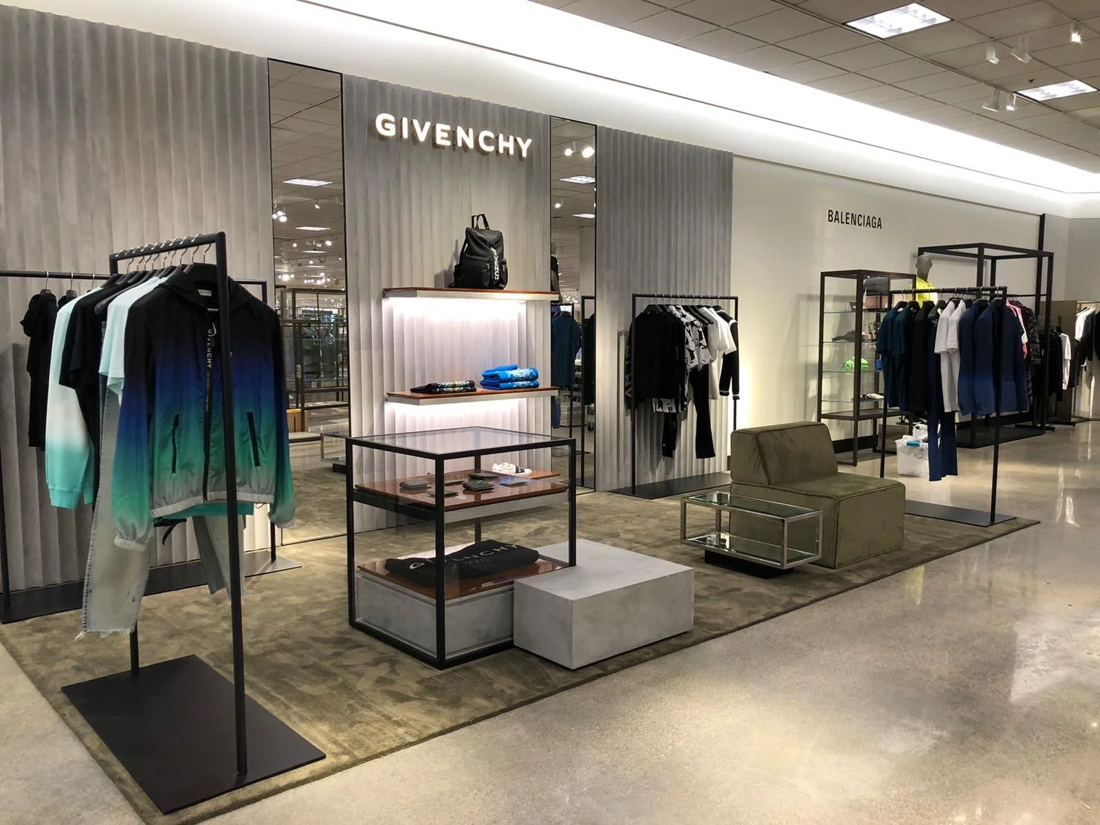 Givenchy - Nordstrom Aventura -2.JPG