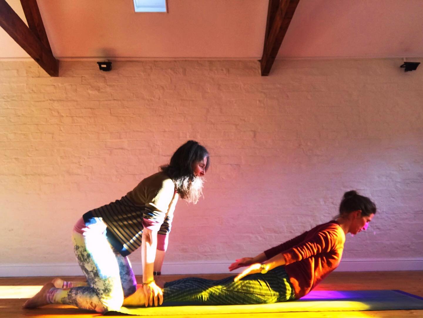 ADJUSTMENTS 
Yesterday Sophie and I taught a yoga adjustments workshop @stablesyoga studio. Over the last few years with increased awareness around consent, scandals in the yoga world and in the wake of the &lsquo;me too&rsquo; movement and covid, ha