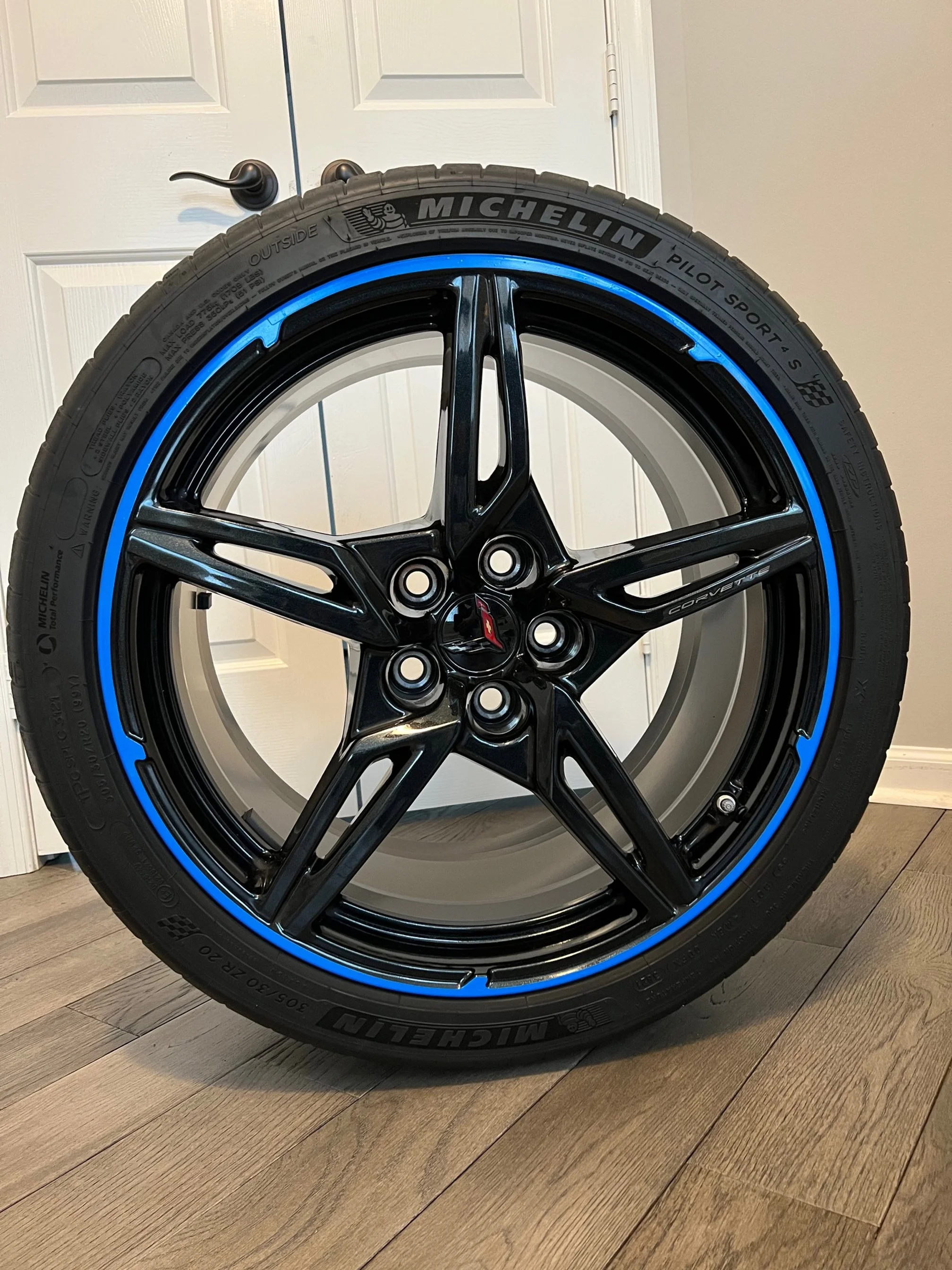 8250-RB (Rapid Blue) Sharkfin Rimstripes on Paul Colasanto's C8 wheel