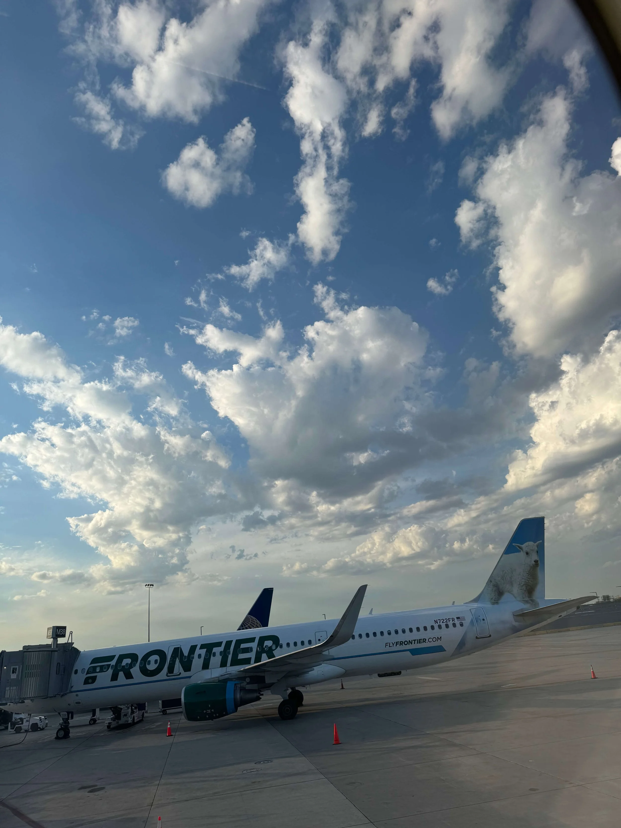 101Media_Marketing_Frontier_Airlines39.jpg