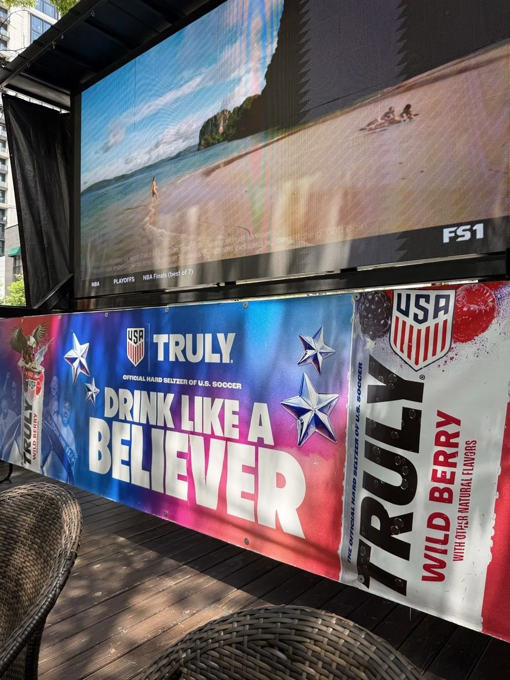 11-truly-at-the-sports-bars.jpg