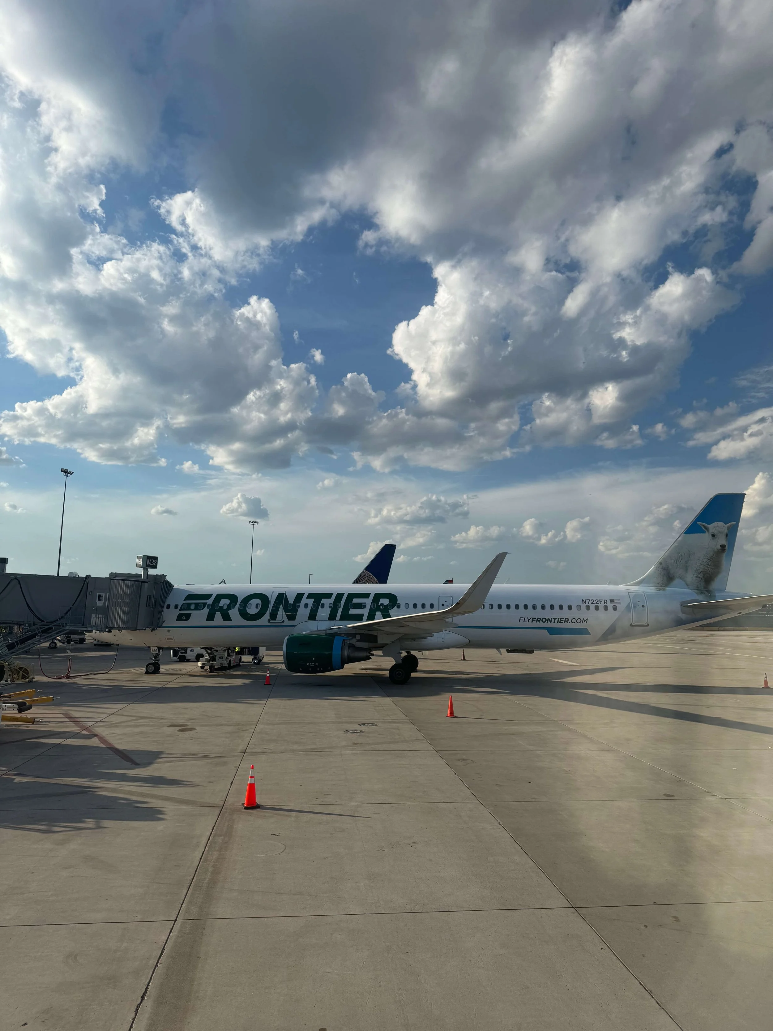 101Media_Marketing_Frontier_Airlines29.jpg