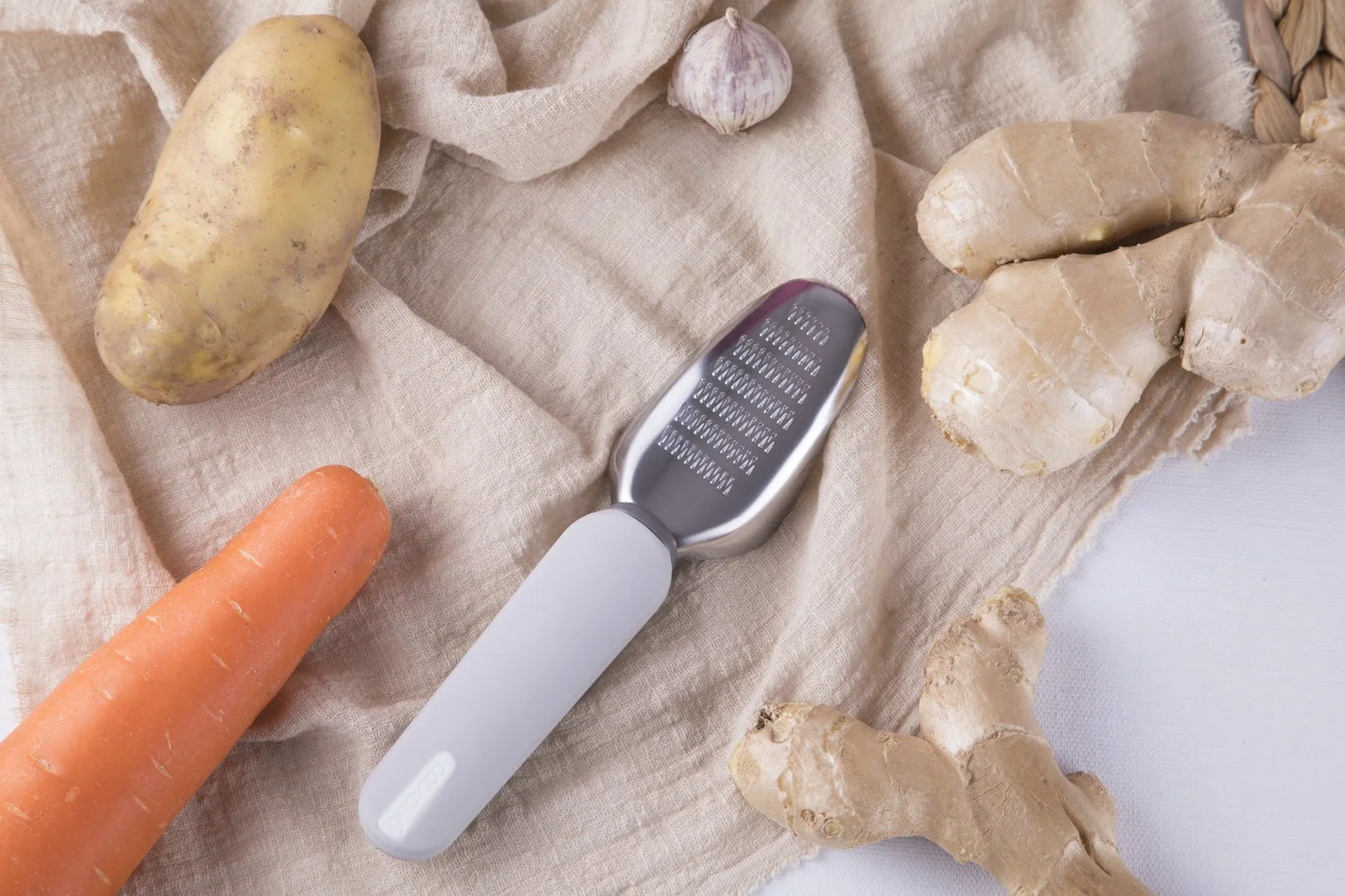 food-prep-tools-ginger-grater-peeler-compact-cookduo-kitchen-product-design-designother