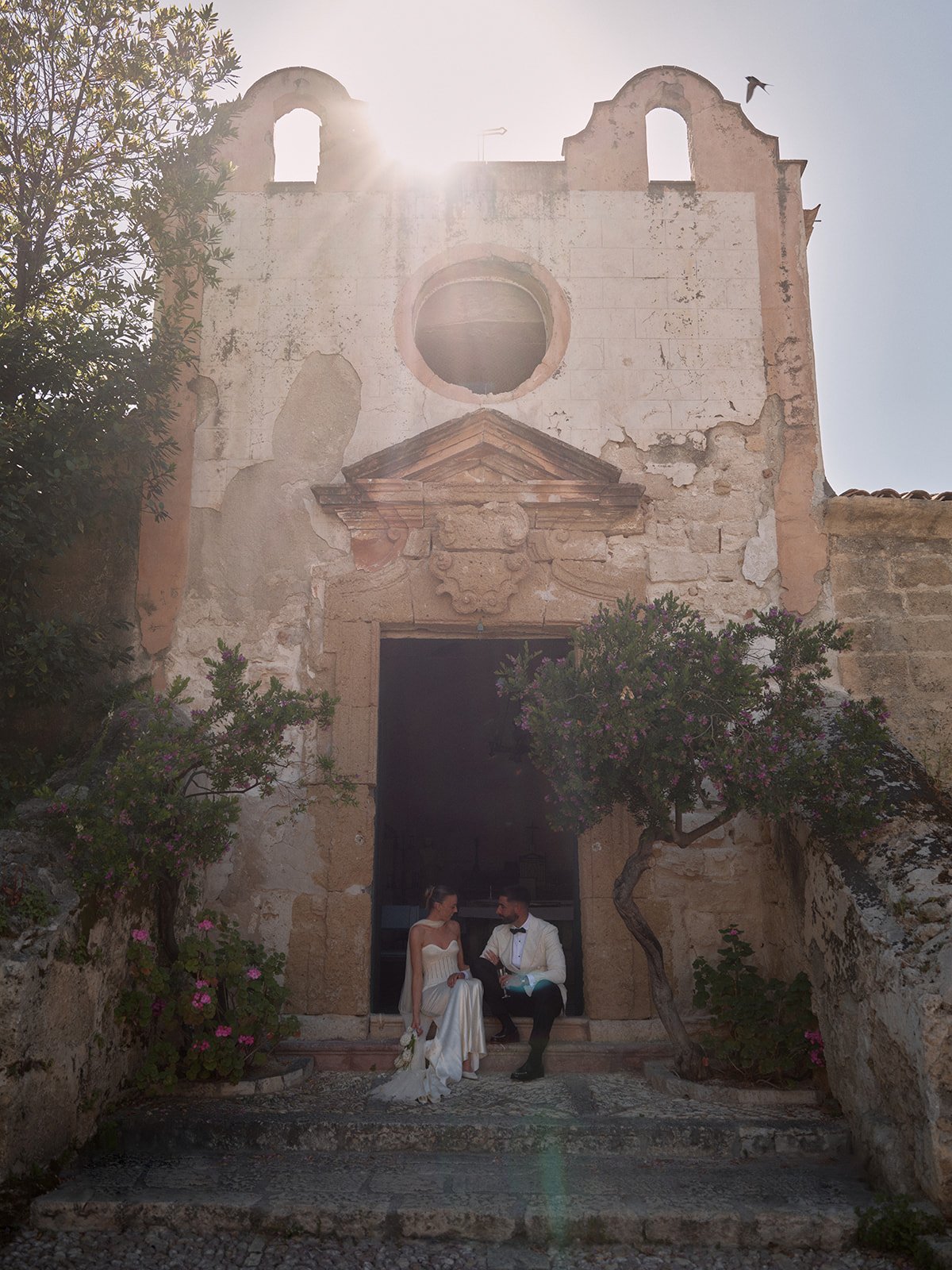 MEGAN_OLLY_WEDDING_TEASER_BENJAMINWHEELER_025.jpg
