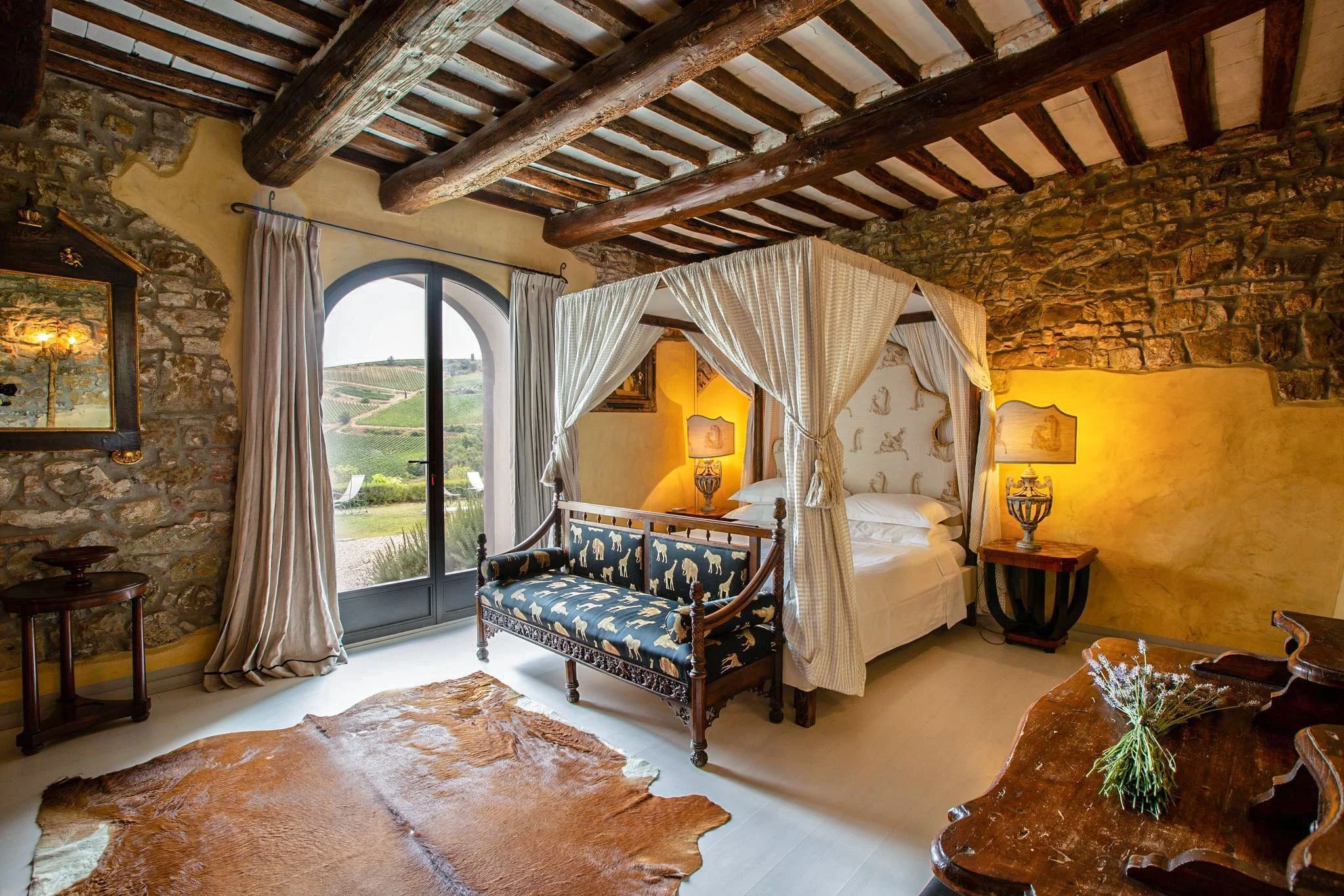 6995ea7956c9f67754b4acf4_bedroom big.JPG.jpg