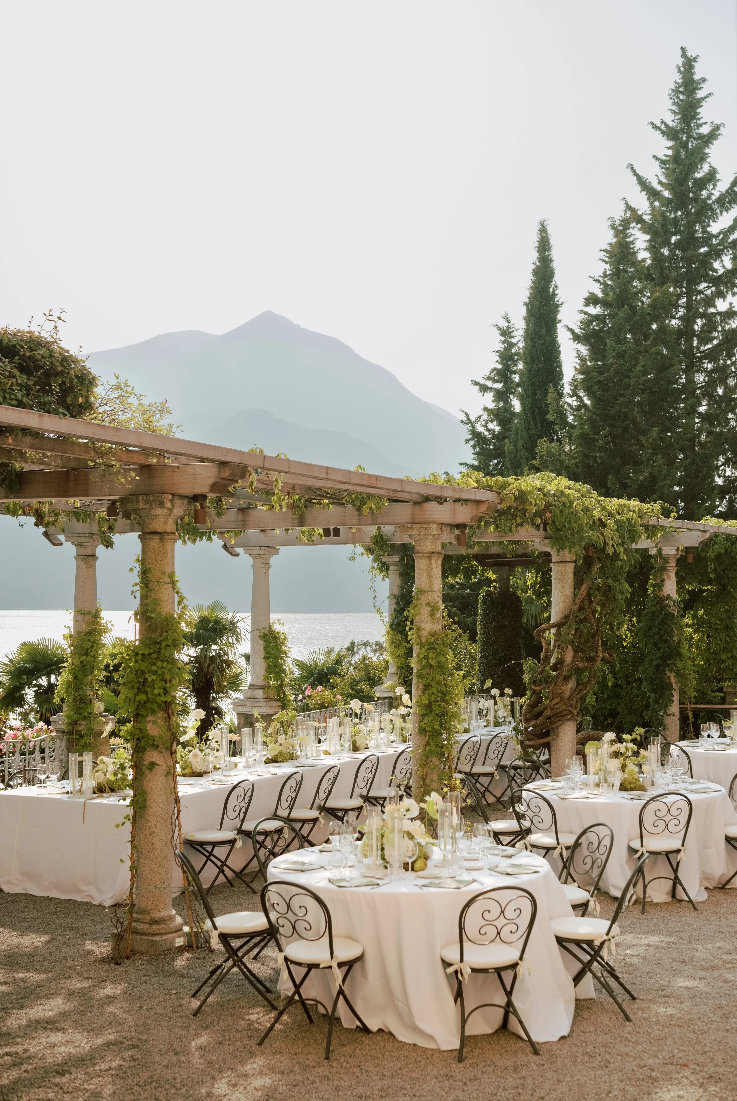 WHITE CAT WEDDING   €5001 - €6000 