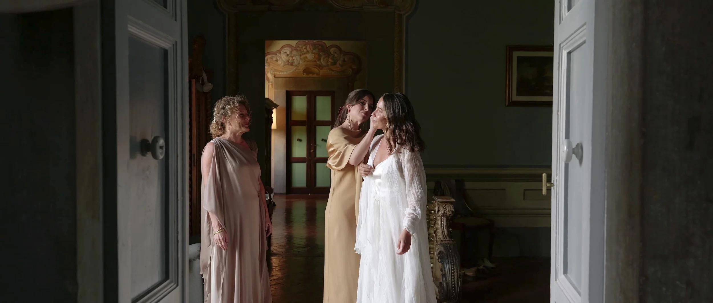 family-getting-ready-bride.jpg