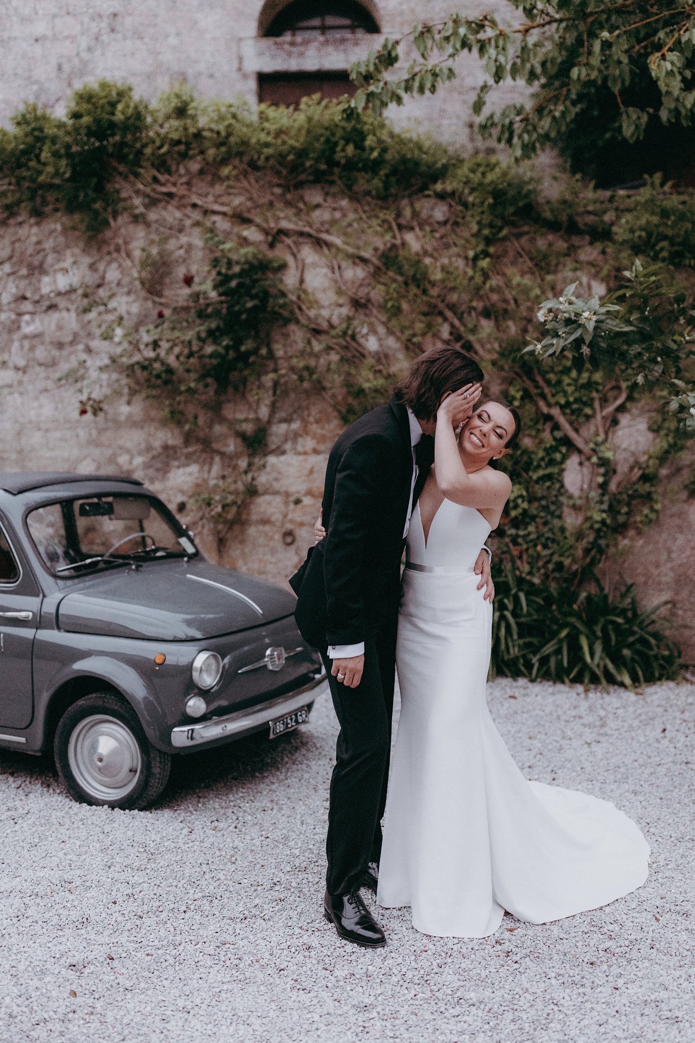 REAL WEDDING: LAUREN + LUCA'S HAPPILY-EVER-AFTER IN TUSCANY 💍

&ldquo;Our advice to anyone planning a wedding is to just roll with it; no matter what gets thrown at you (and it will, nothing ever goes to plan!) stay in the moment, and just enjoy hav