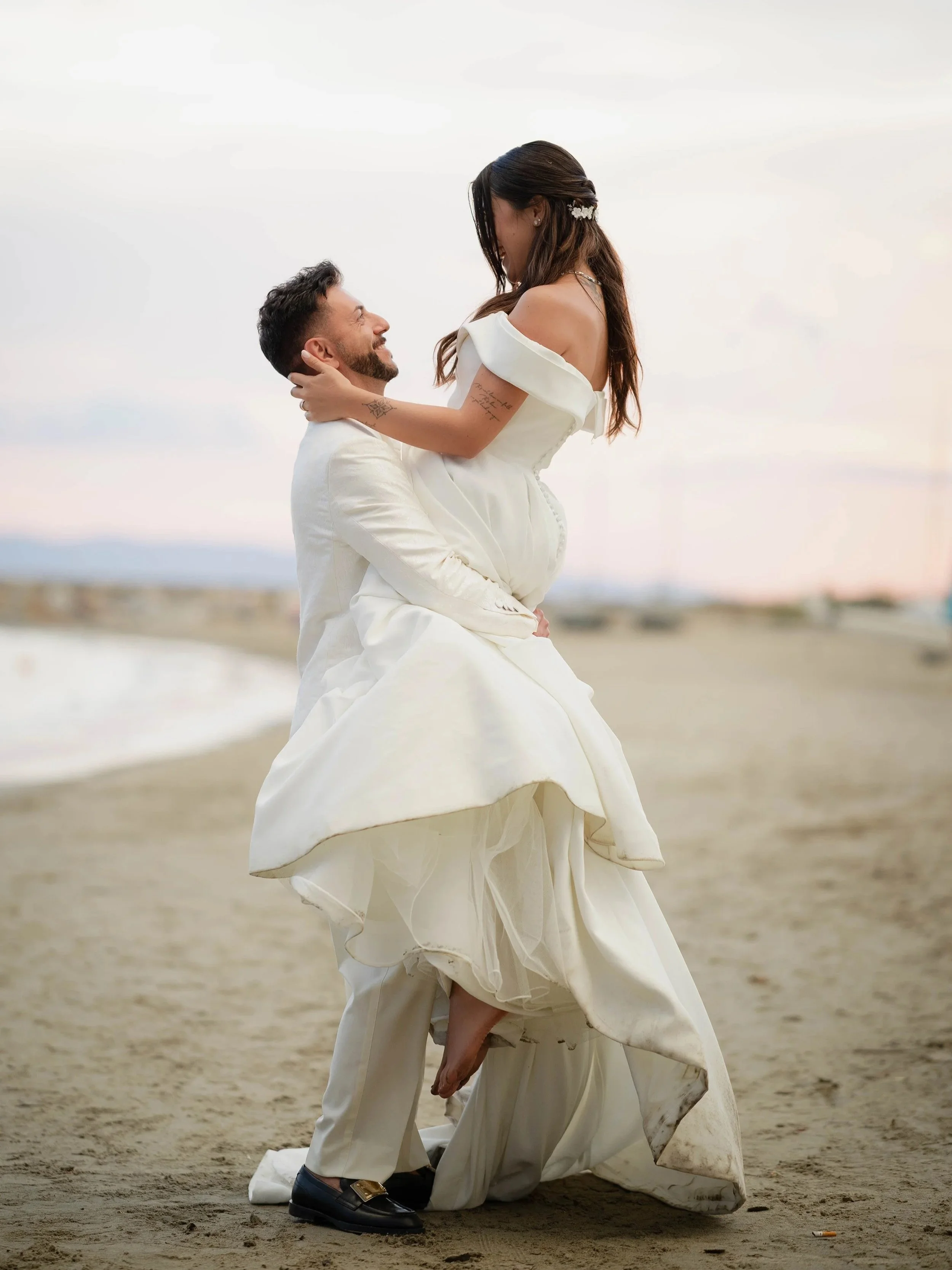 Emotional Everlasting Photos  Starting Price - €3001 - €4000, Service - Photography 