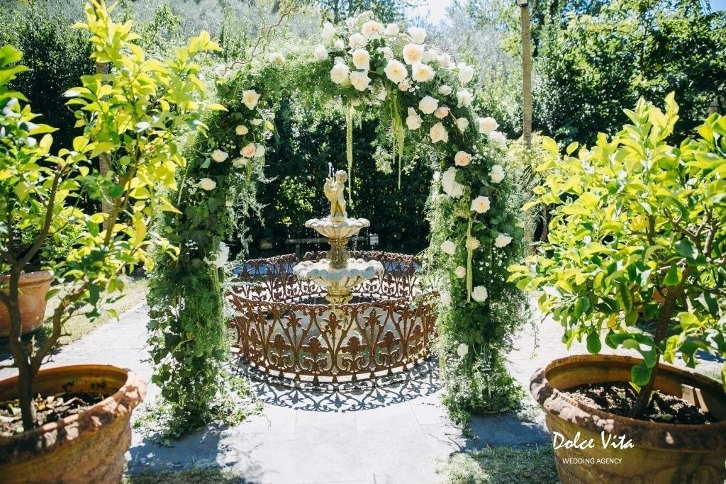 lemon_garden_wedding_arch.jpg