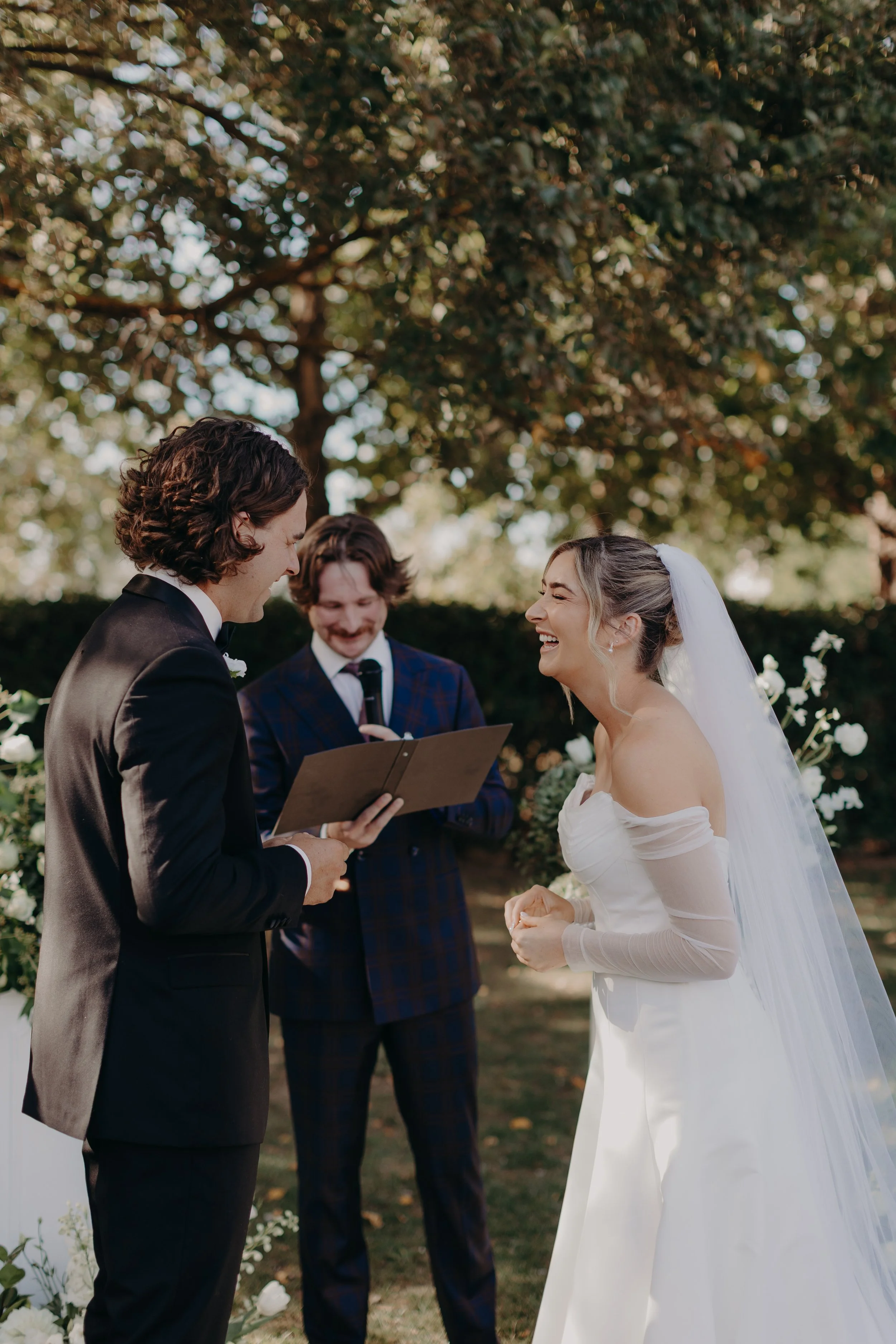 ceremony3 (@pheobedunn.photographer).jpg