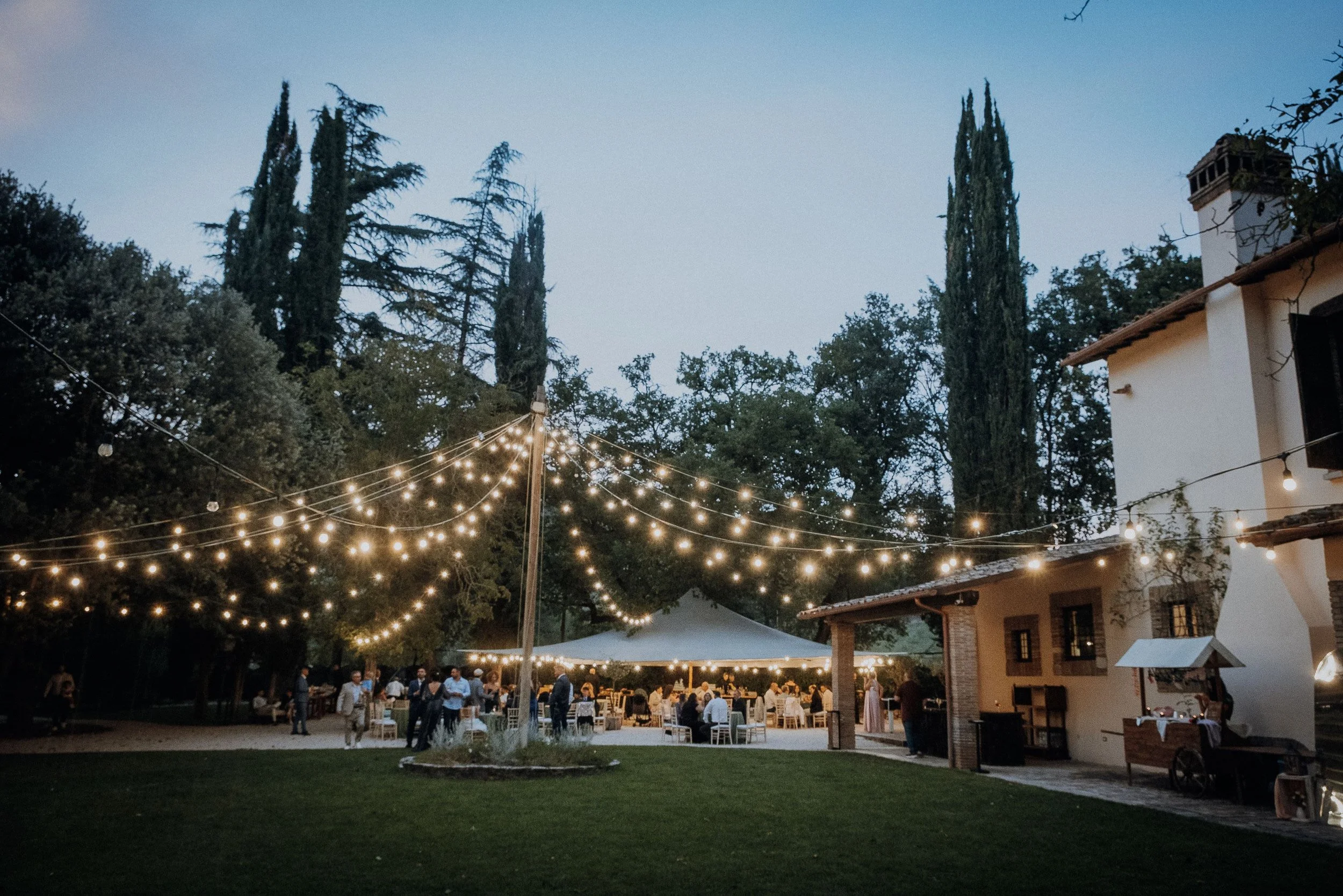 6a1095d57fb5cad903c815bf_08_GIARDINO_DELLA_GIOIA_-_JOY_GARDEN_-_Ph_Milco_Graziani_-_Appetizer_buffet_Marquee.jpg.jpg
