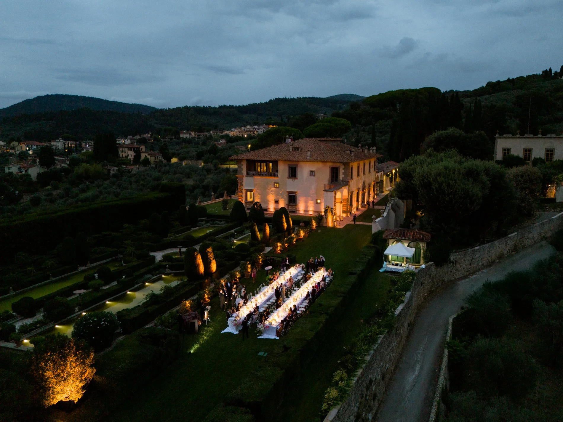 Villa Gamberaia, Tuscan wedding venue at night
