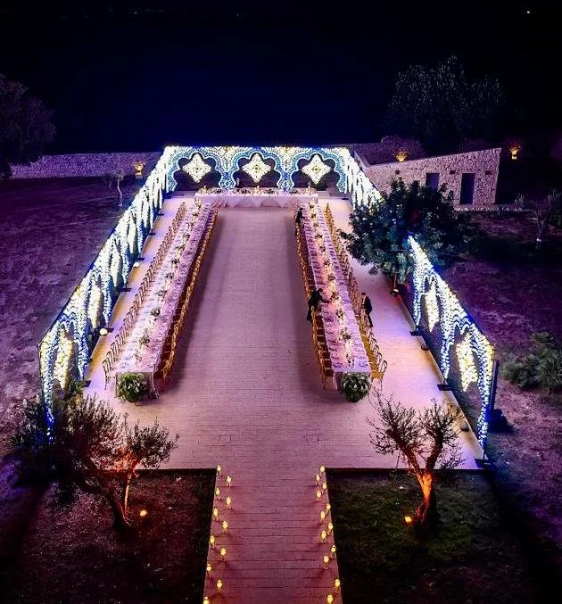 La Chiusa Terrazza Teatro allestimento luminarie.jpg