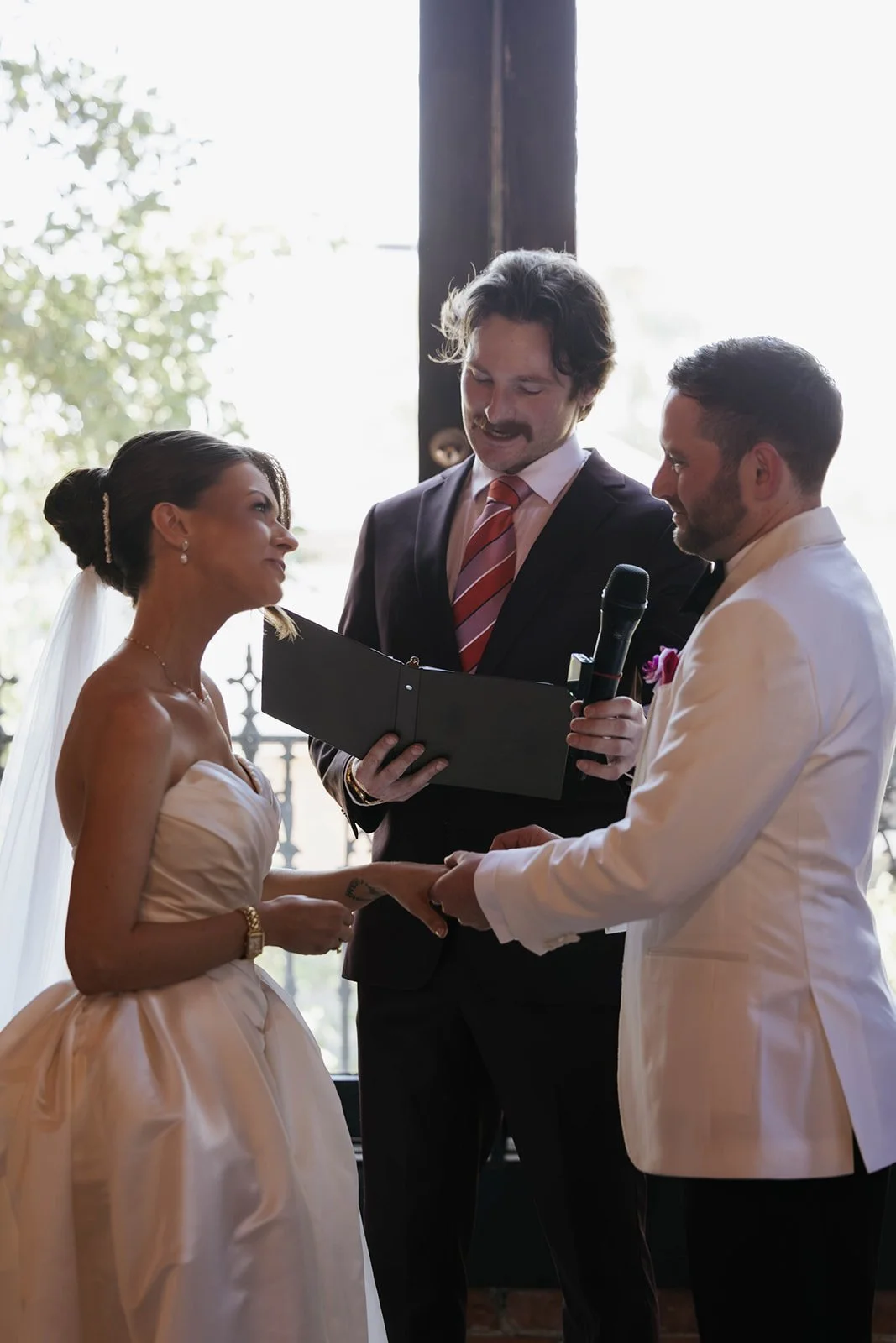 indoor ceremony (@artofgracestudios).jpg