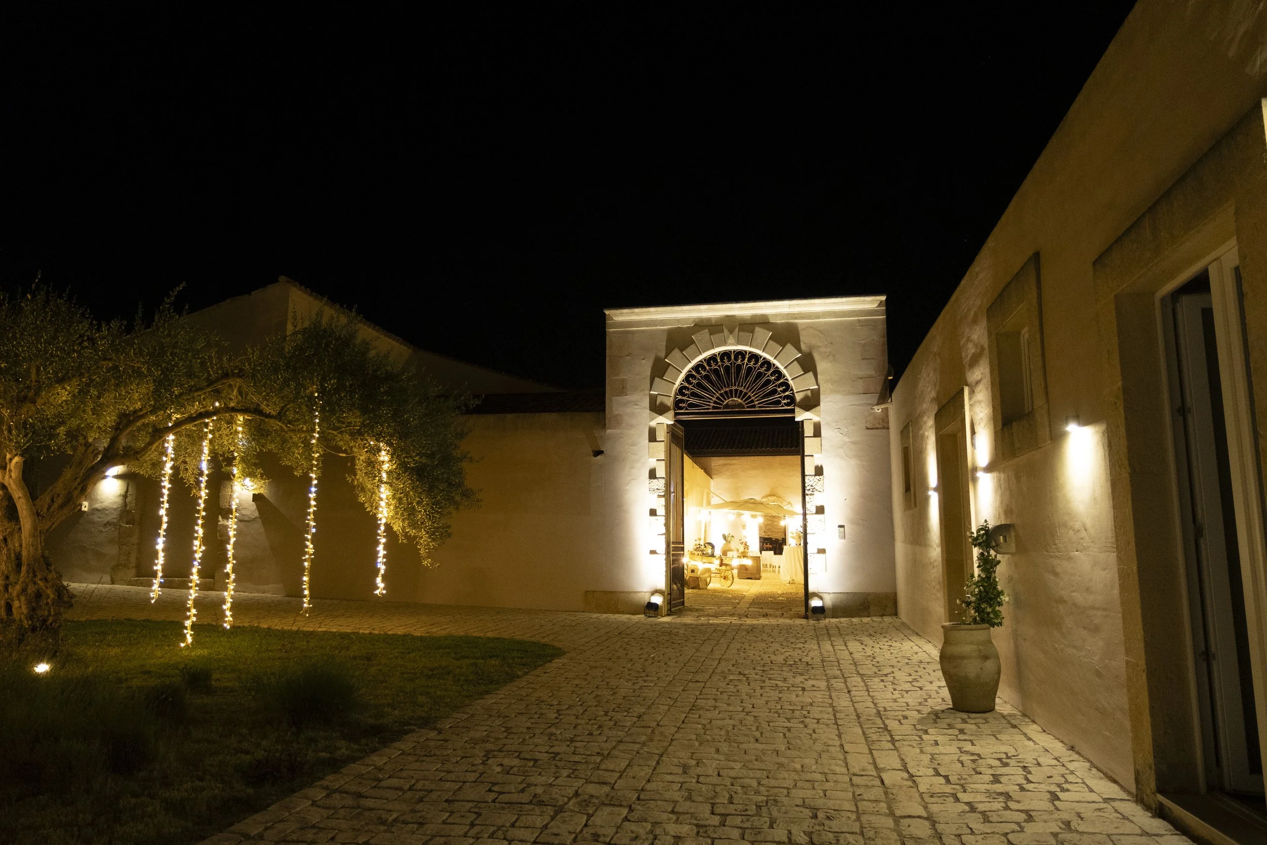 Ballium Luxury Relais - Historic Wedding Venue in Sicily, Val di Noto.jpeg