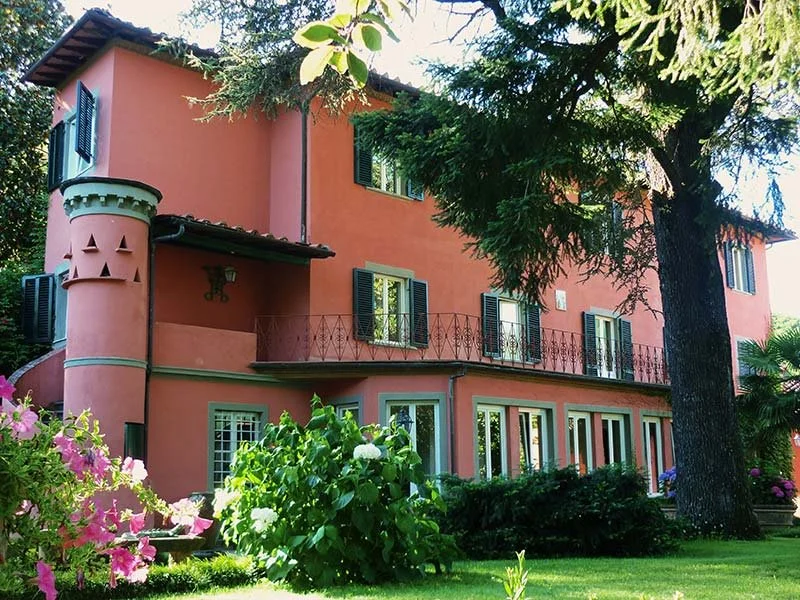 69c401a115eea075bf739390_Outside Villa San Francesco.jpg.jpg