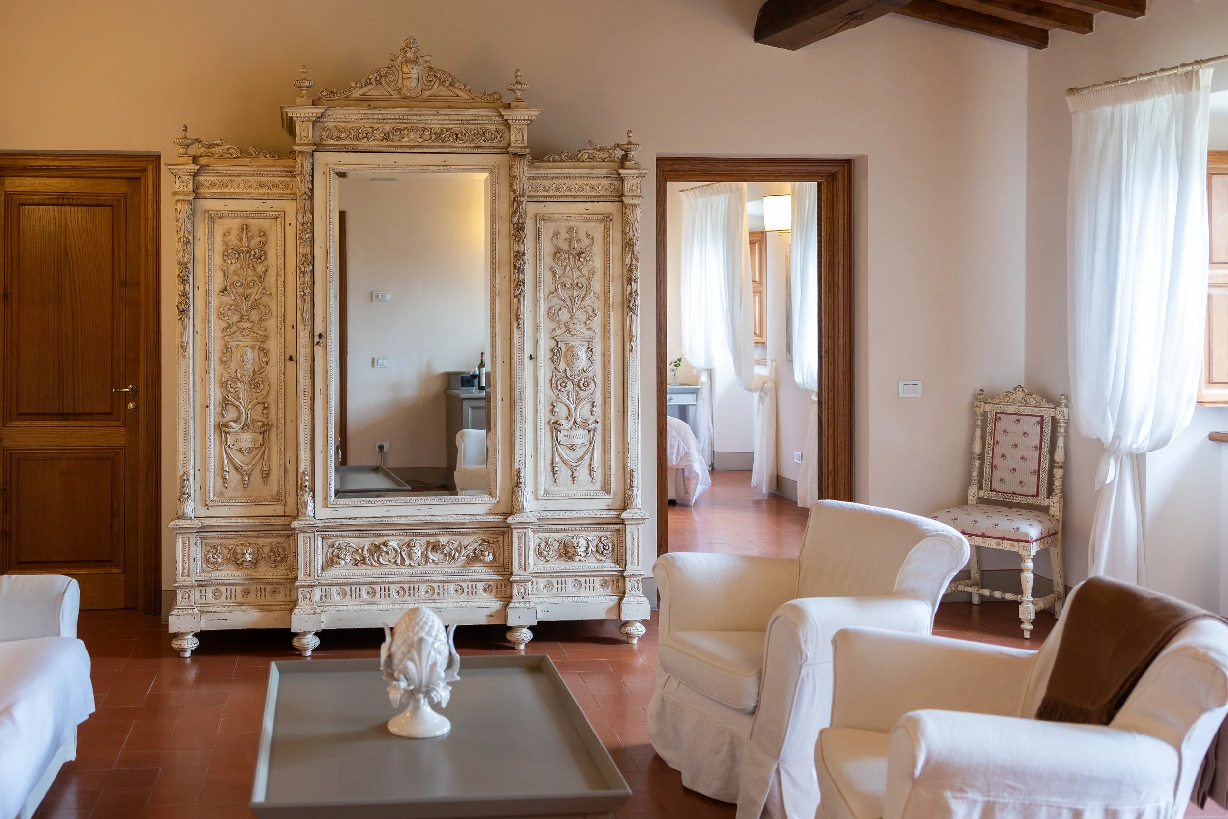Castello_Vicchiomaggio_Accomodation.jpg
