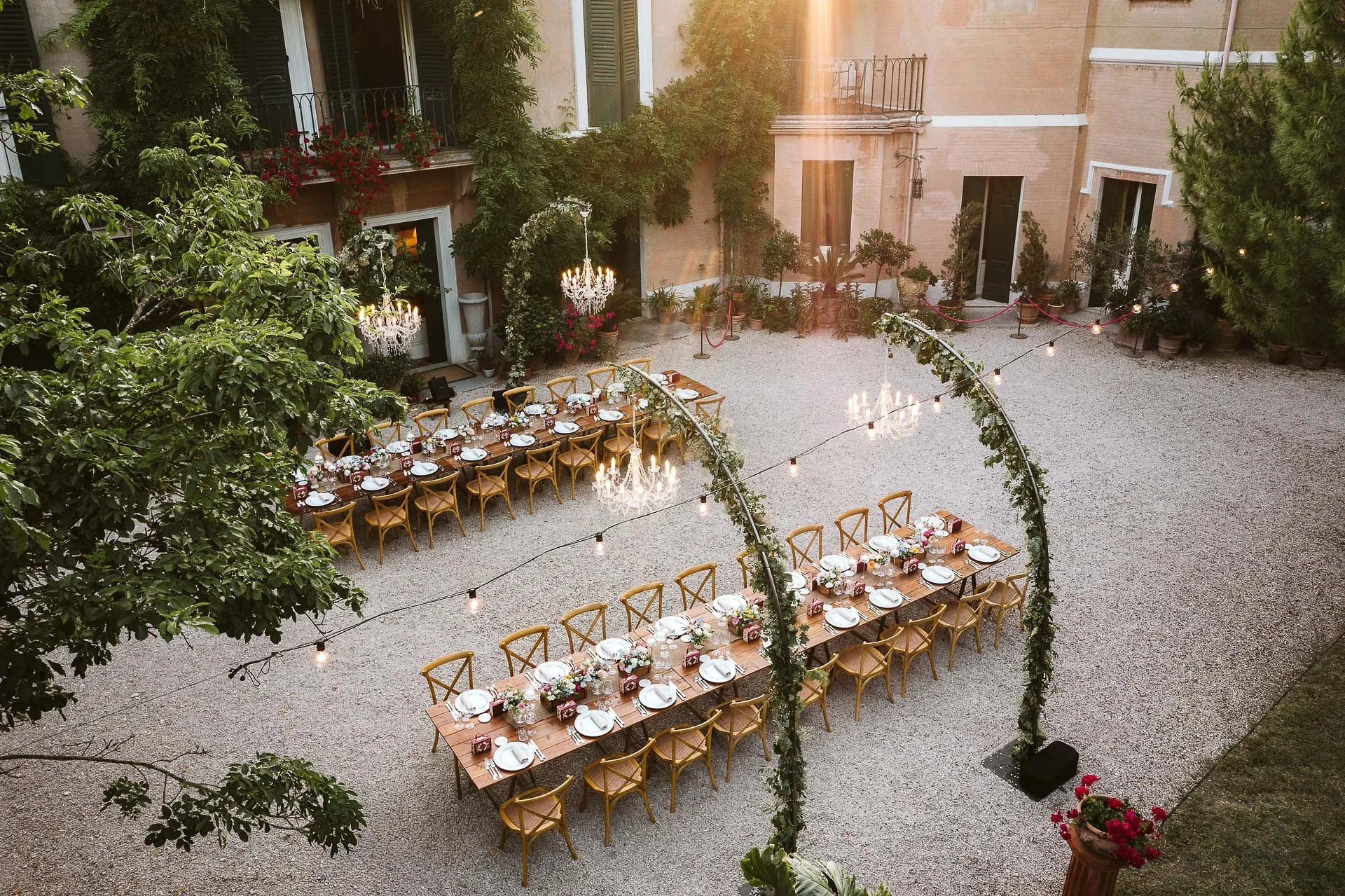 Relais Villa Giulia - Outdoor Dinners - Back Courtyard 7.jpg