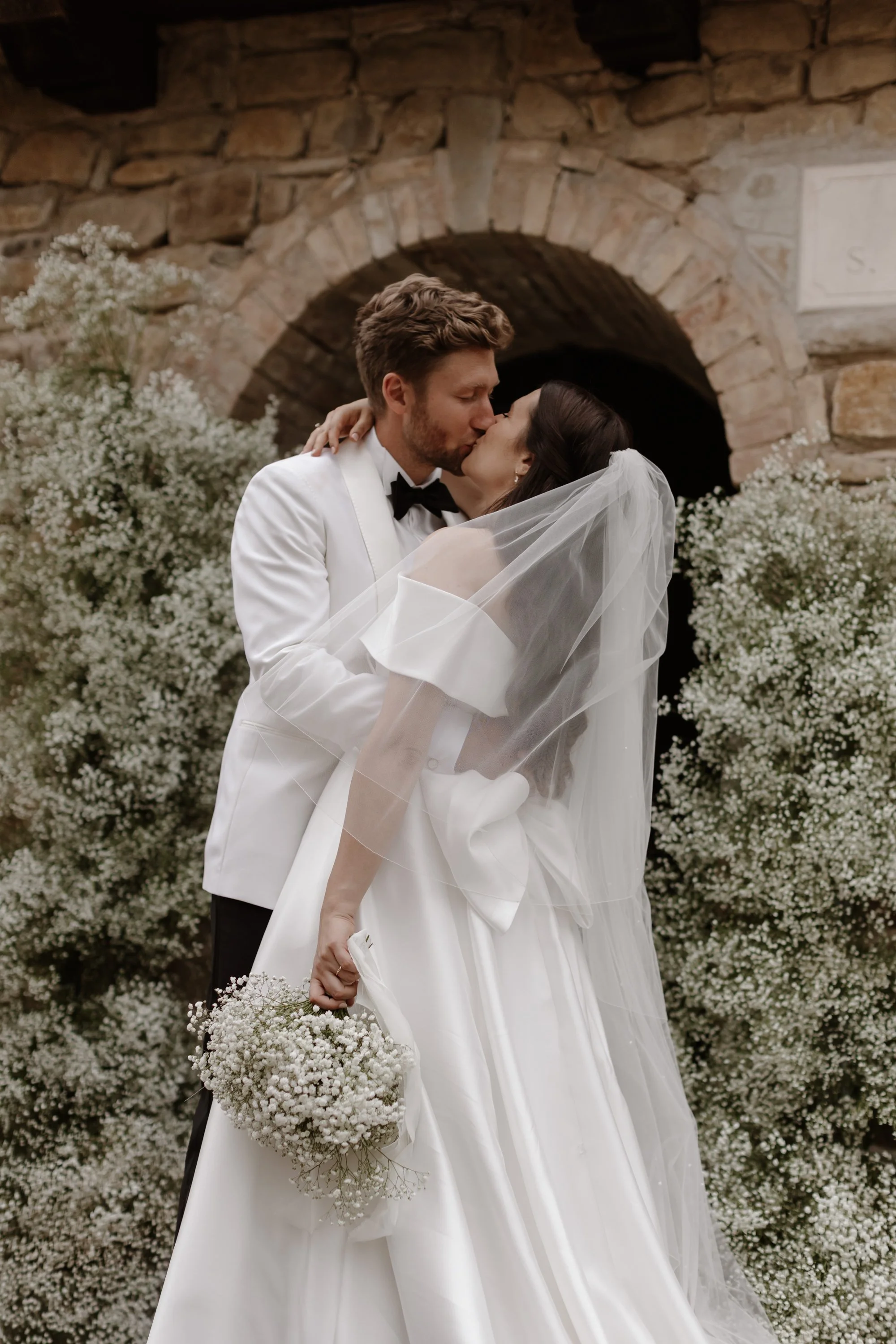 GRACE & MITCH   Starting Price - €4001 - €5000, Service - Photography & Videography 