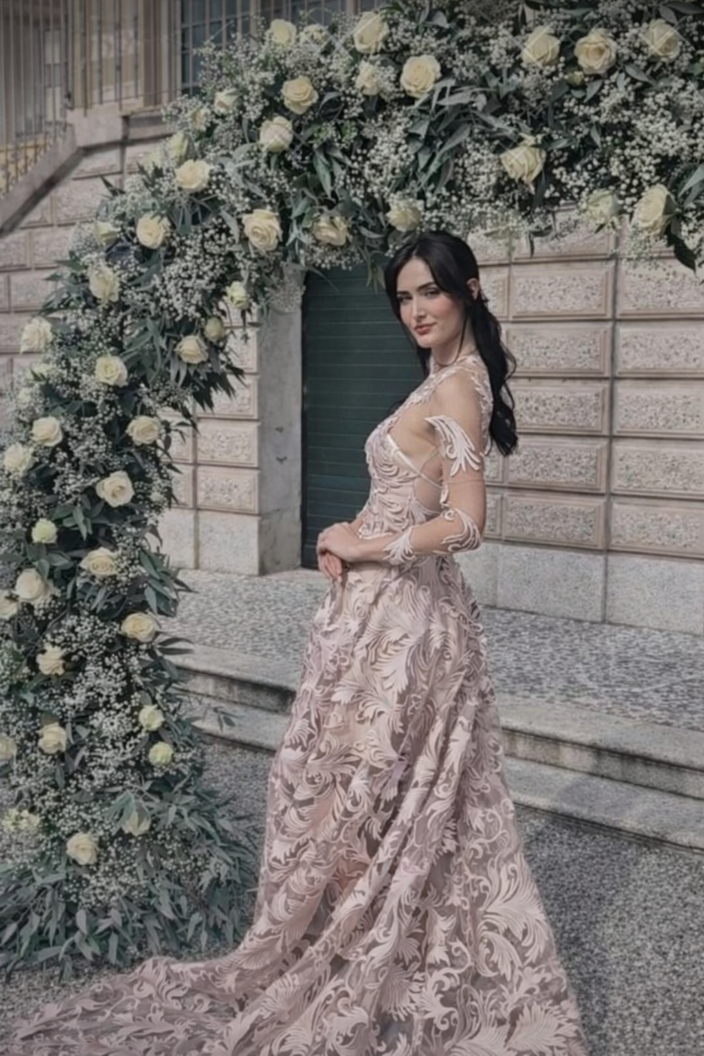 07_Ceremony_Floral_Arch Bride_LakeComo_PhotoBy_ChristinVolpini.jpg