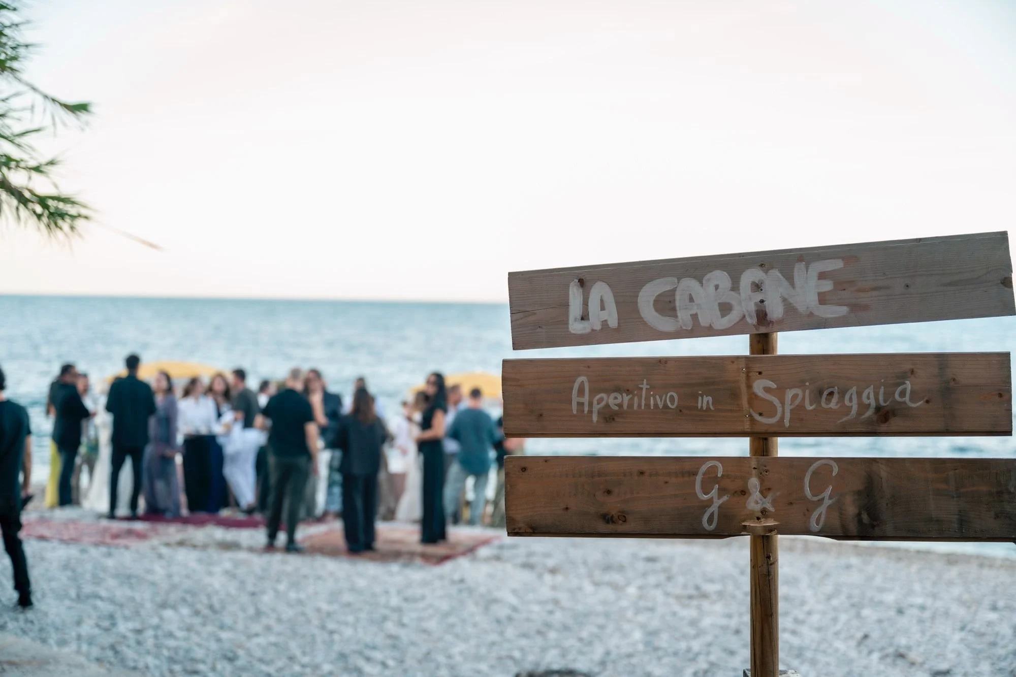 Le-cabane-beach-signs.jpeg