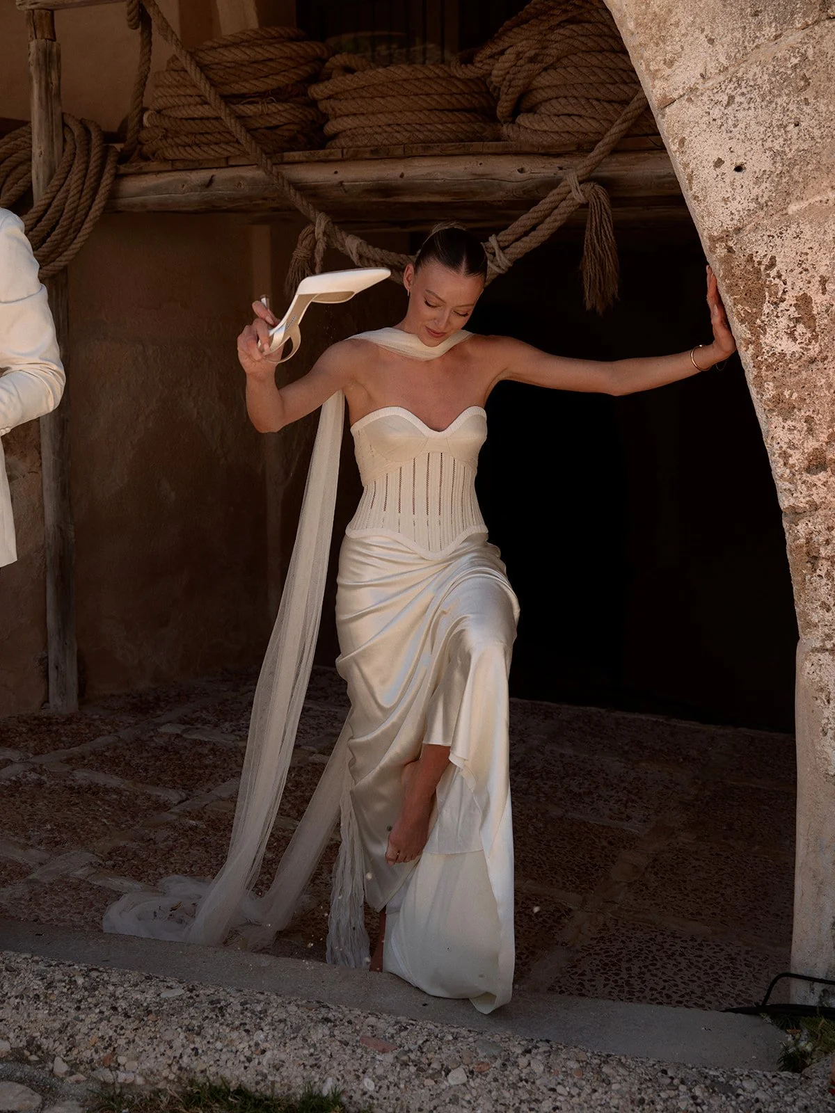MEGAN_OLLY_WEDDING_TEASER_BENJAMINWHEELER_023.jpg
