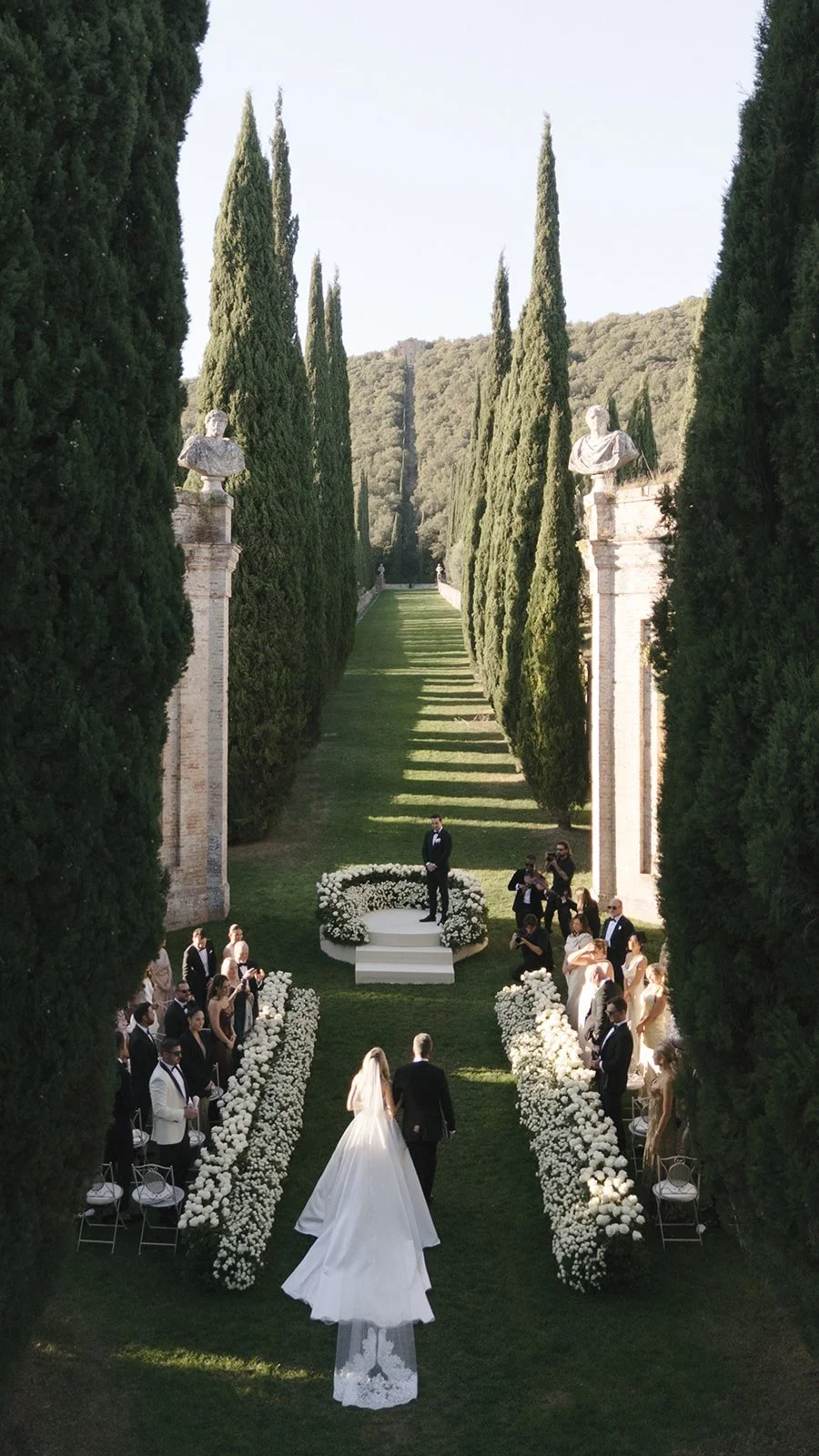 Wedding ceremony at Italian venue, Villa Cetinale