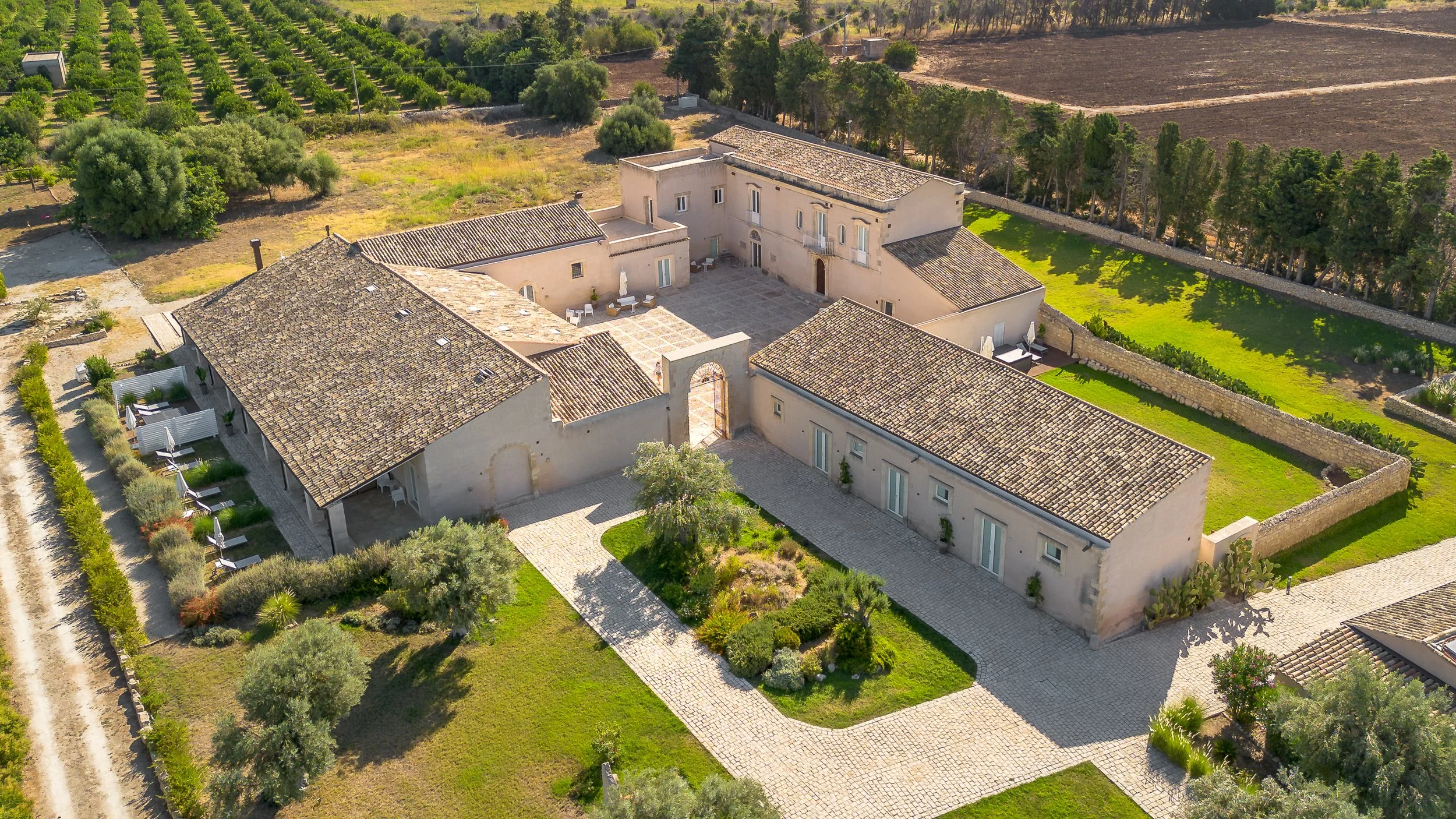 Ballium Luxury Relais - Historic Wedding Venue in Sicily, Val di Noto.jpg