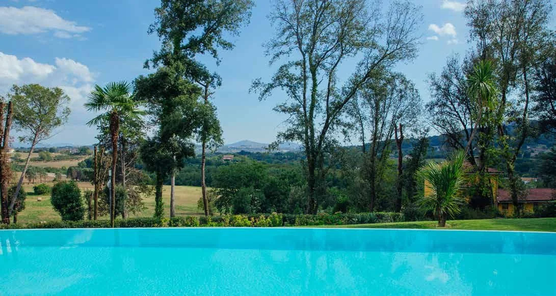 6aa925197fc4536f4e2fd4ac_02_Piscina_Panoramica.jpg