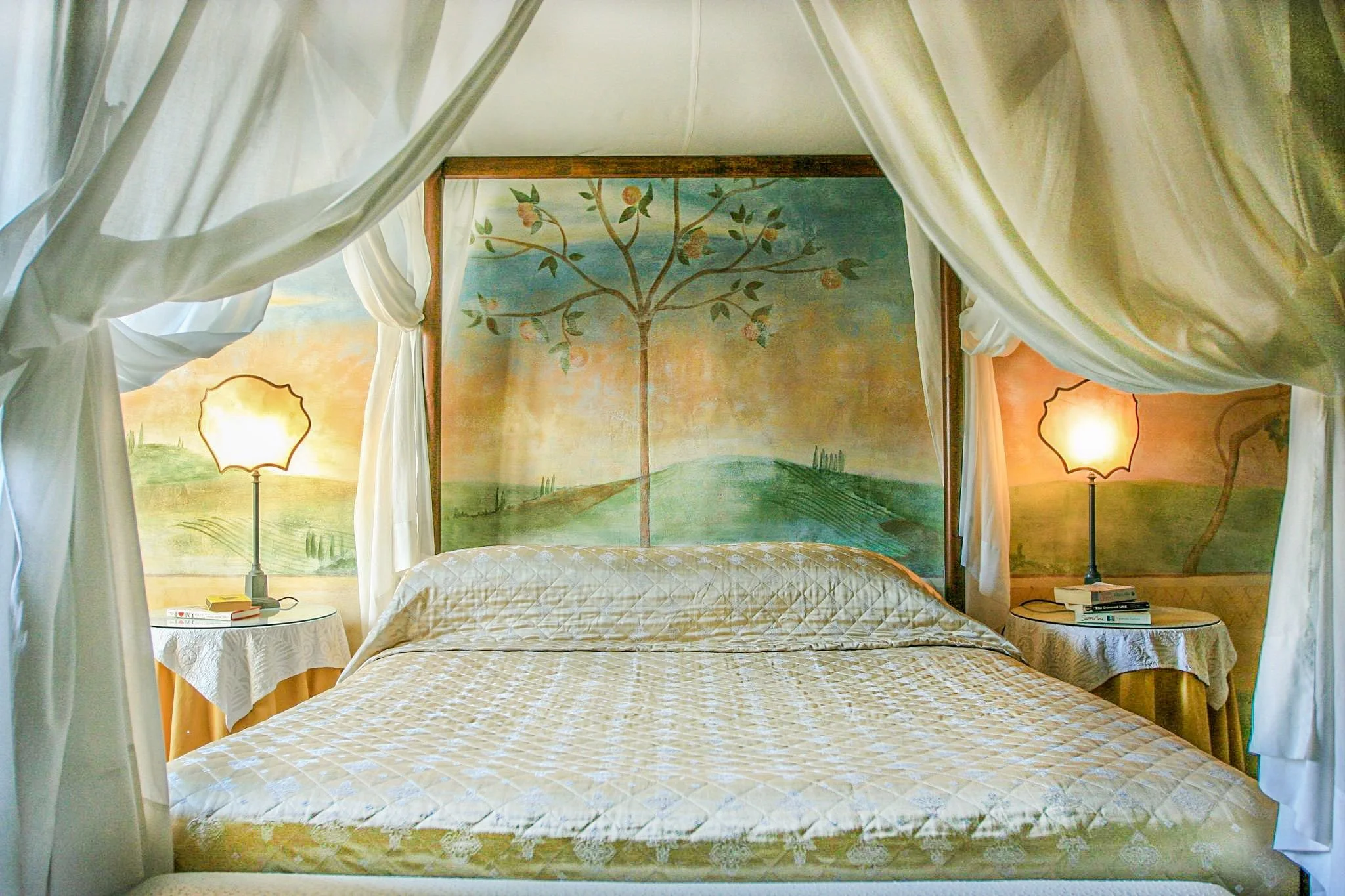 699dce040b79ecf8240319d6_villa bedroom 2.JPG.jpg