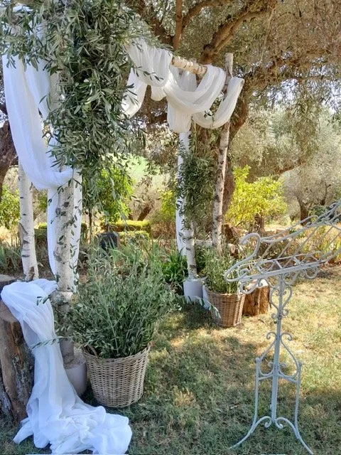 Ceremony decoration - Mamaphoto & Video.jpg