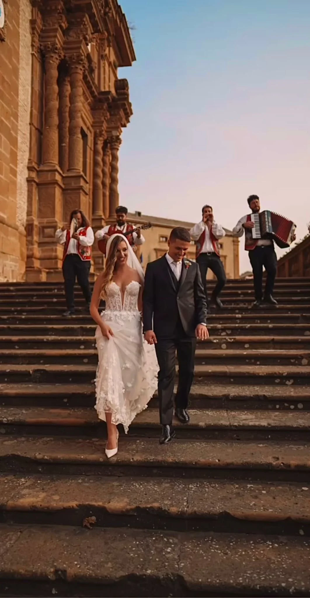 Foto Uscita Chiesa.jpg