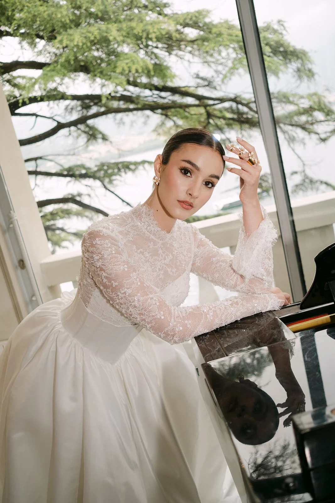 INSPIRED BY GRACE  €250 - €500 