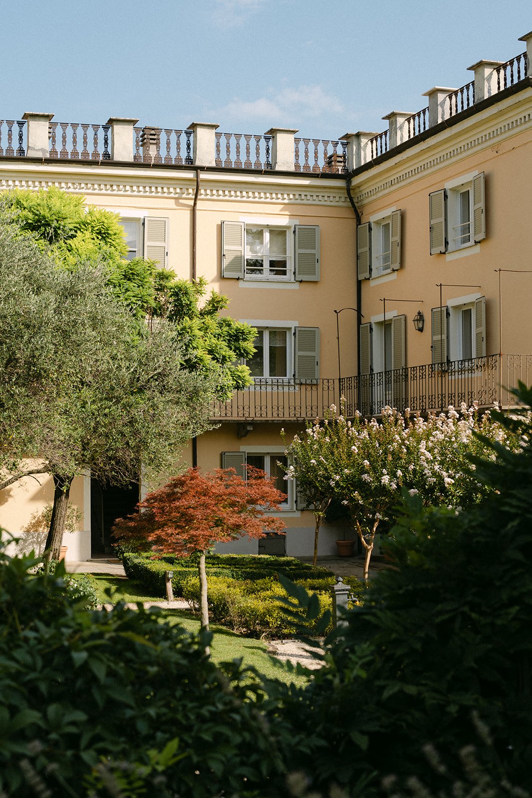 La Villa Hotel - exterior 3 - julietroxler.jpg