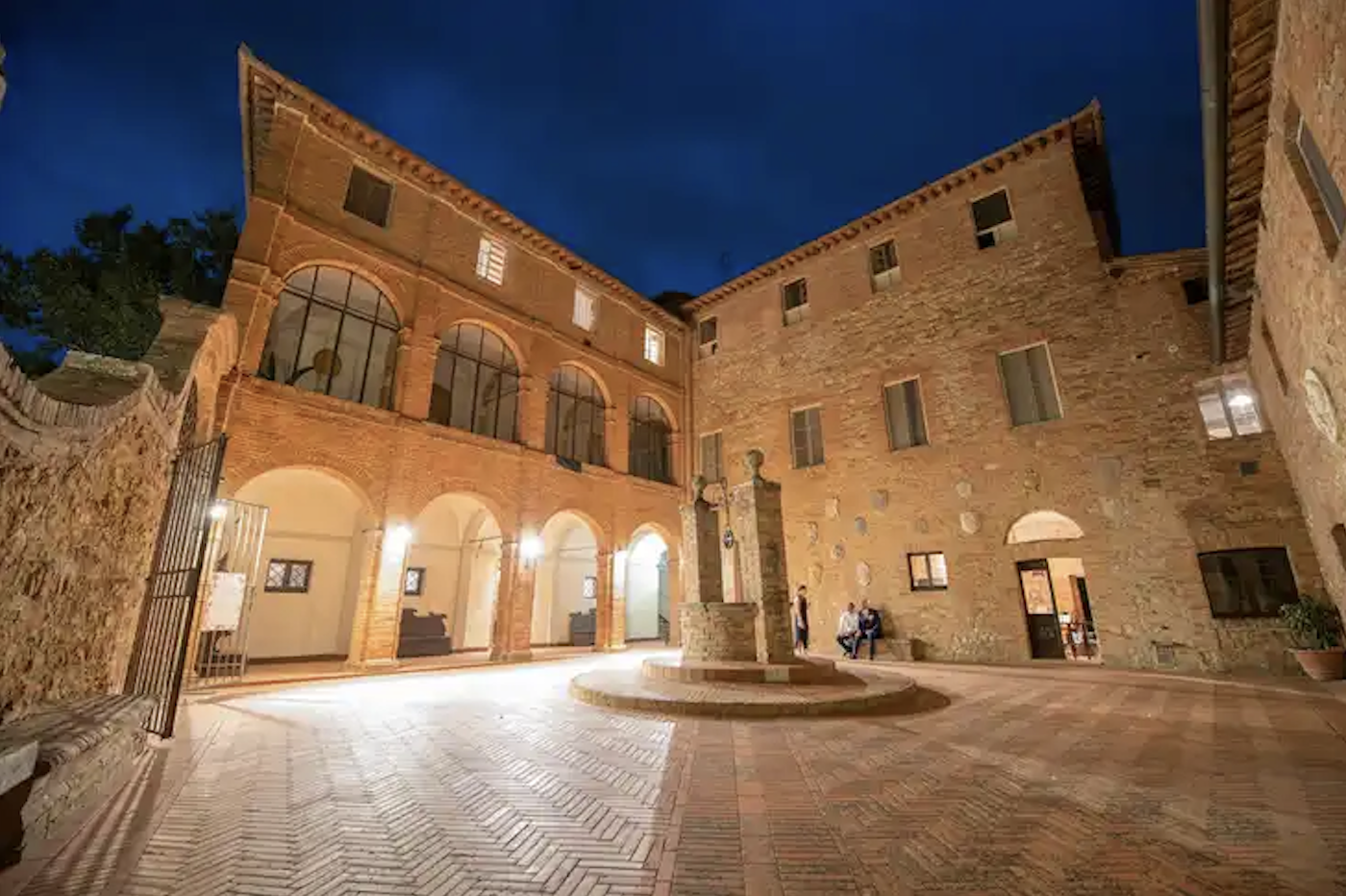 San Lorenzo a Linari Tuscan courtyard wedding venue in Italy
