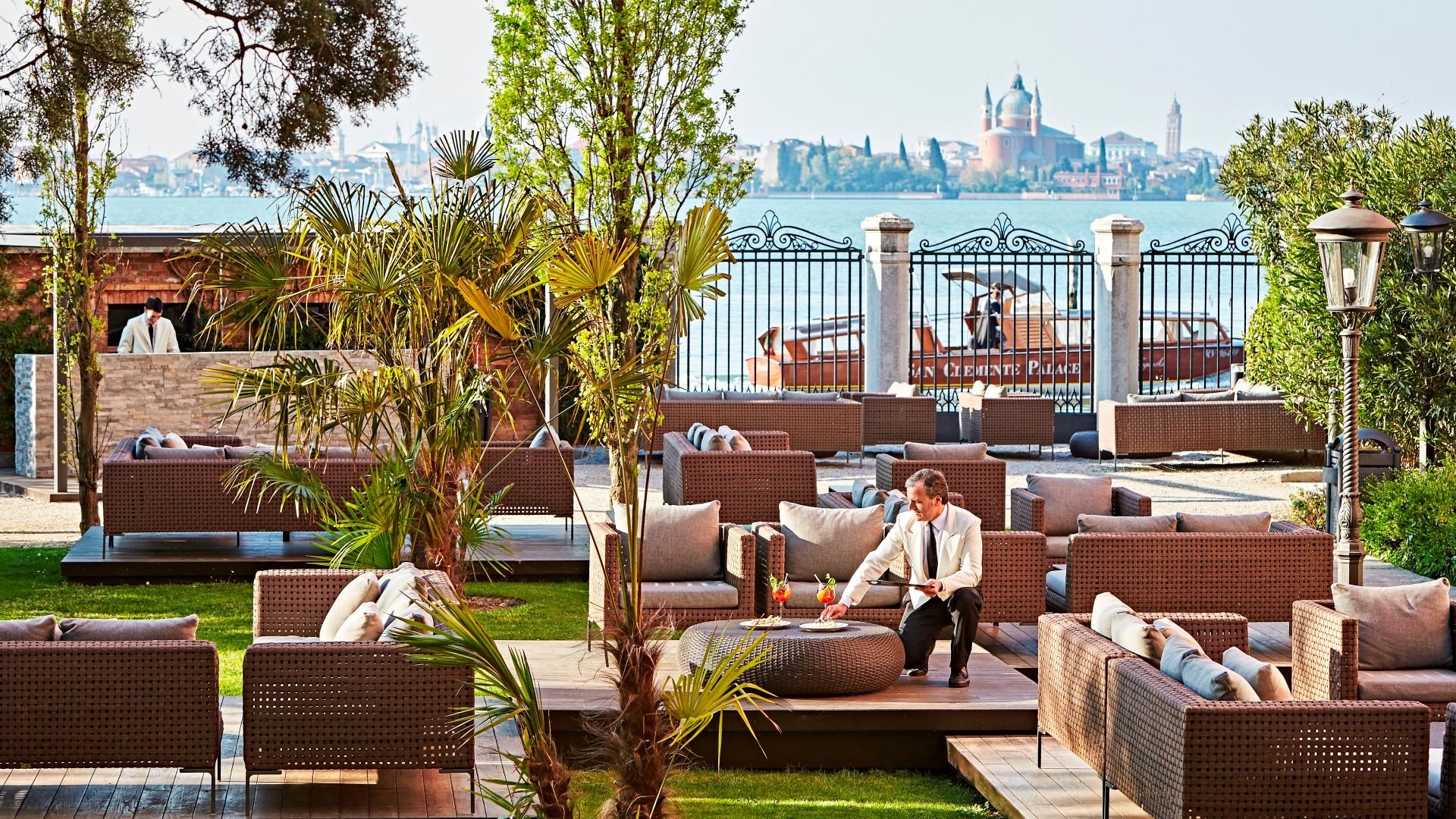 69a450f4ed3322ac99b0c939_San Clemente Bar Outdoor 2.jpg.jpg