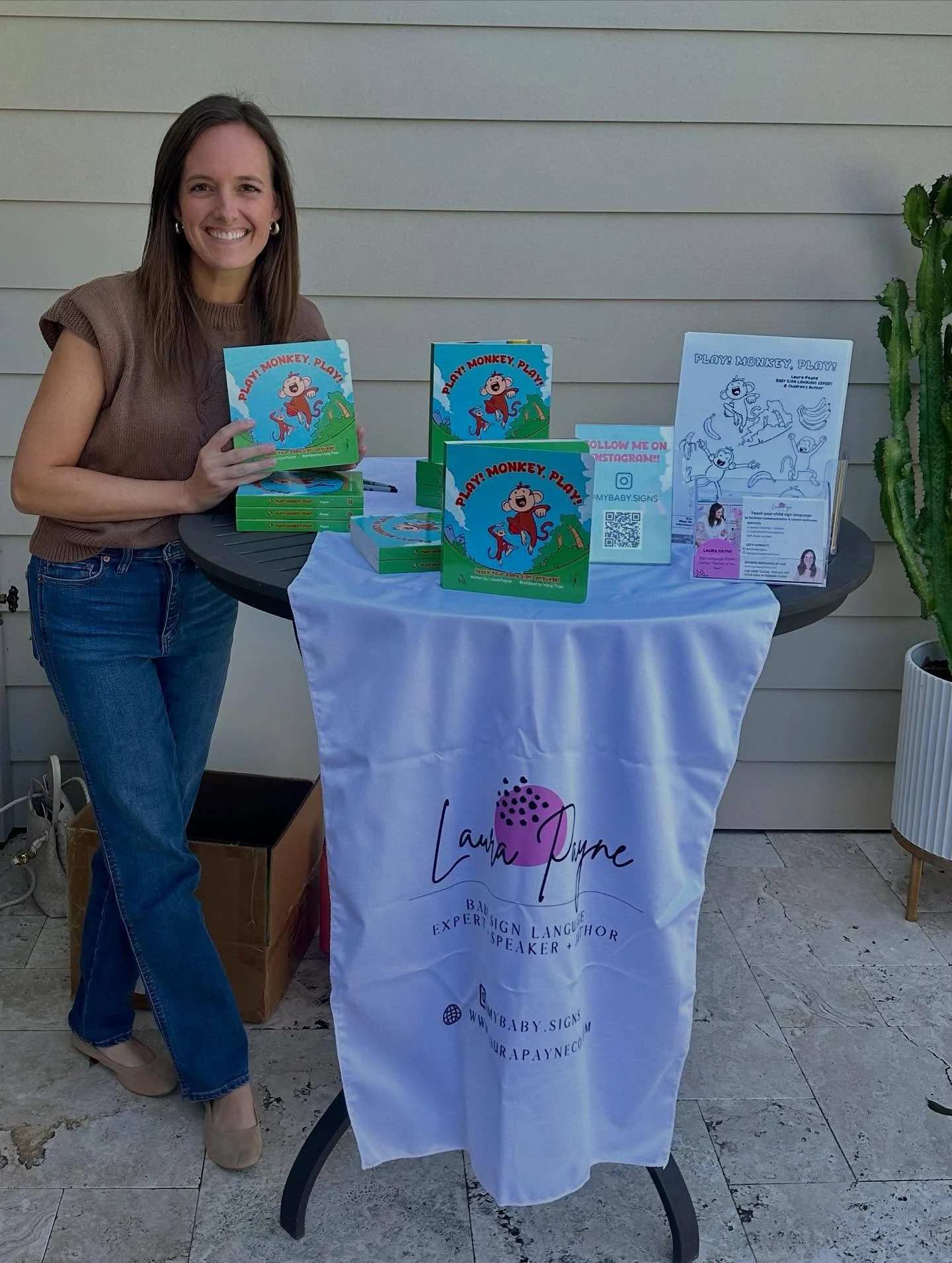 Today kicked off holiday season for us! 🎄

🐵Monkey and I got to be part of a very special private holiday market for @nottinghamelementary_pta and it was so fun!

🎁Next pop up is in a few weeks at @pepperlou_gifts 

🎅🏼We have a few more openings