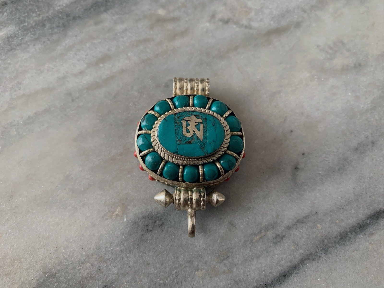 Silver & Turquoise Oval OM Gau