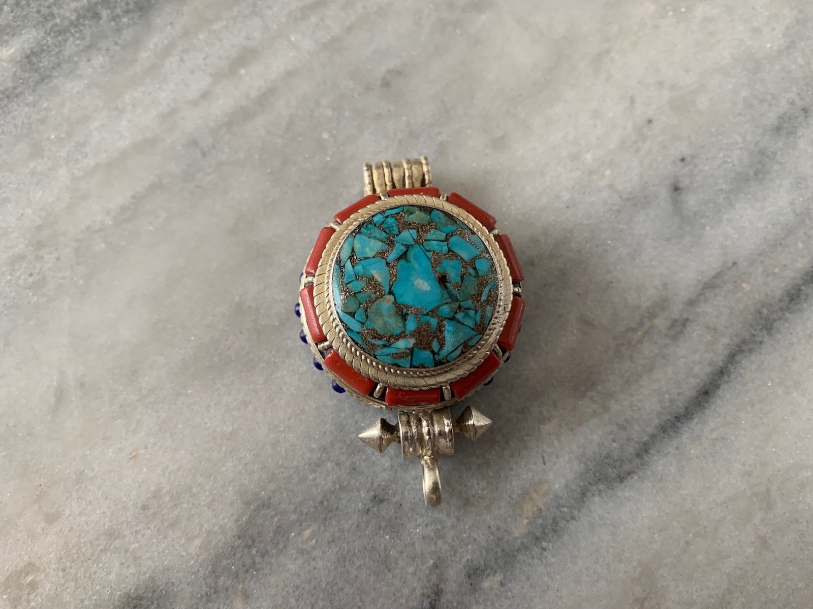 Round Tiered Turquoise Gau