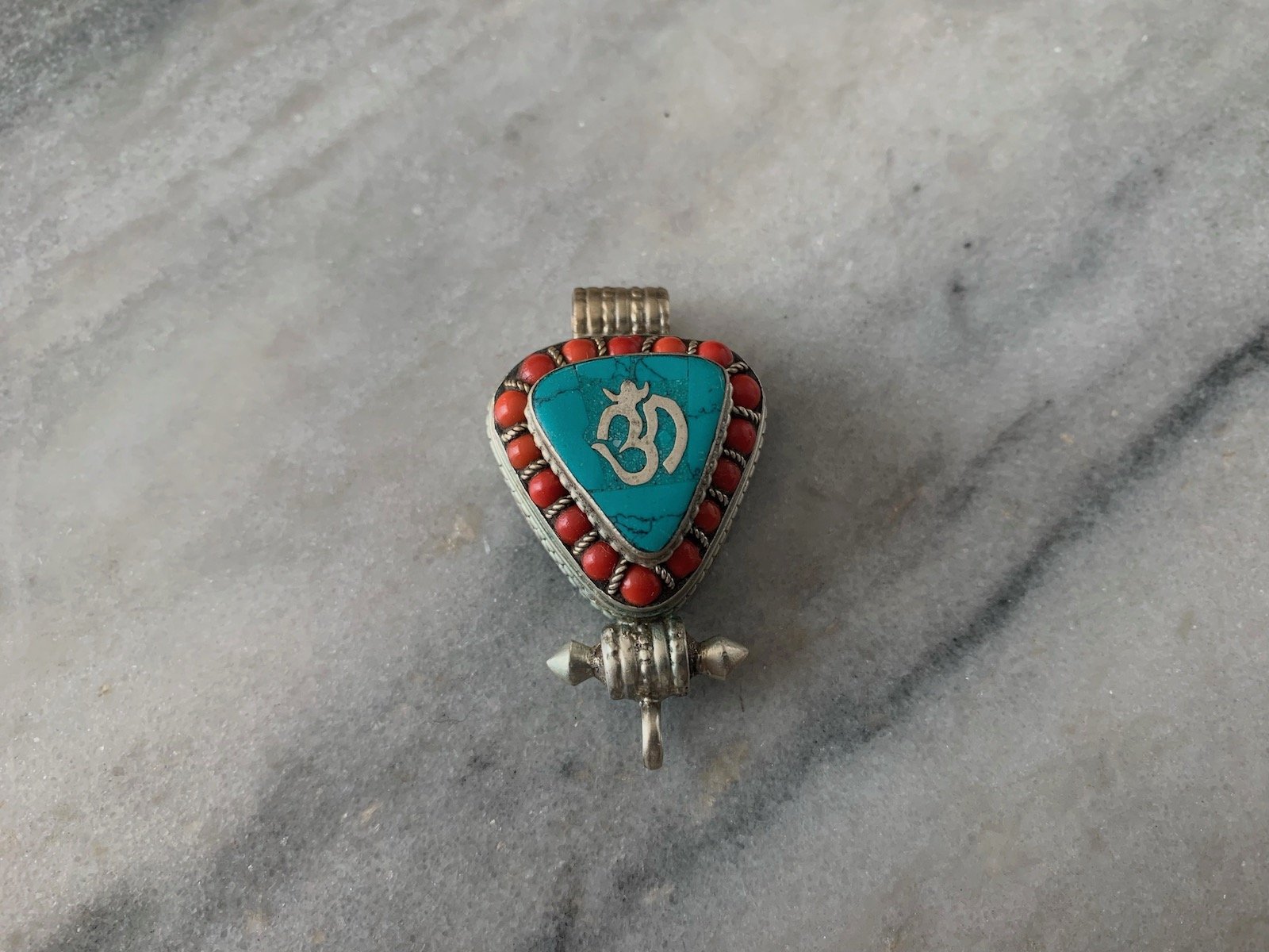 Om Turquoise Gau
