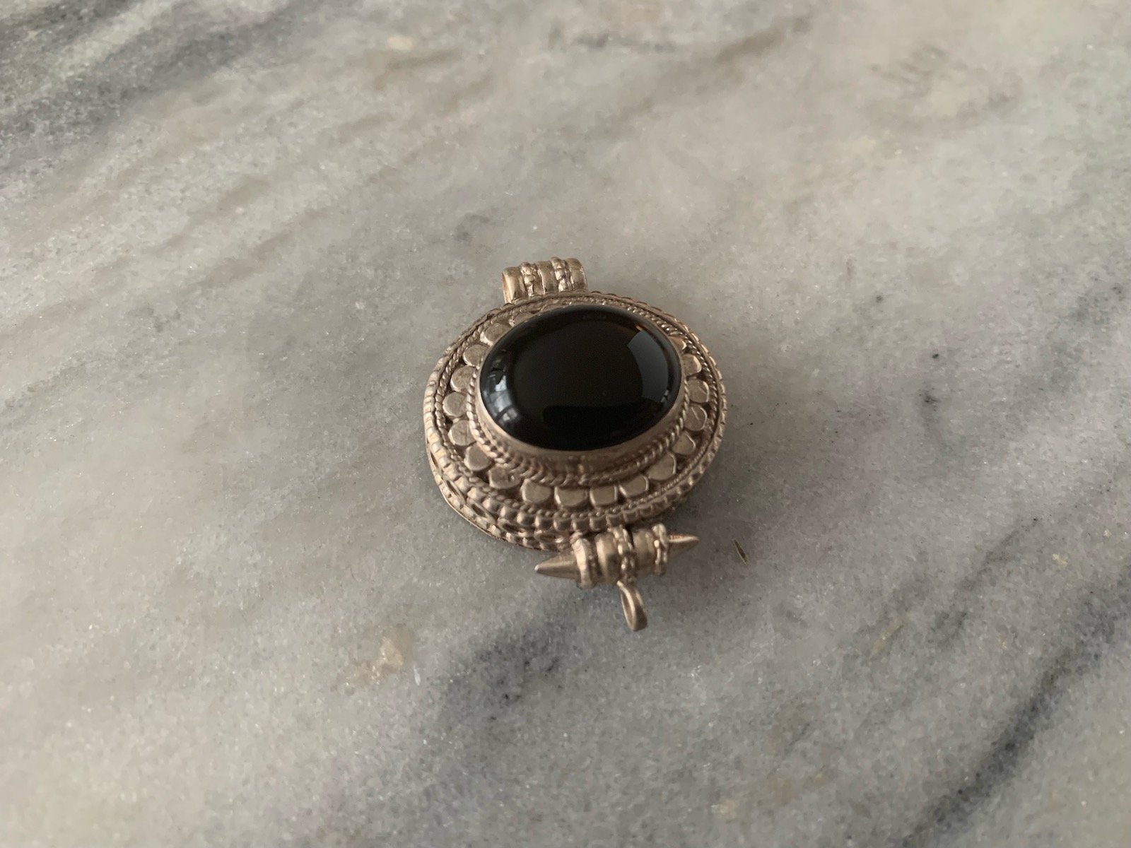 Silver & Black Onyx Gau