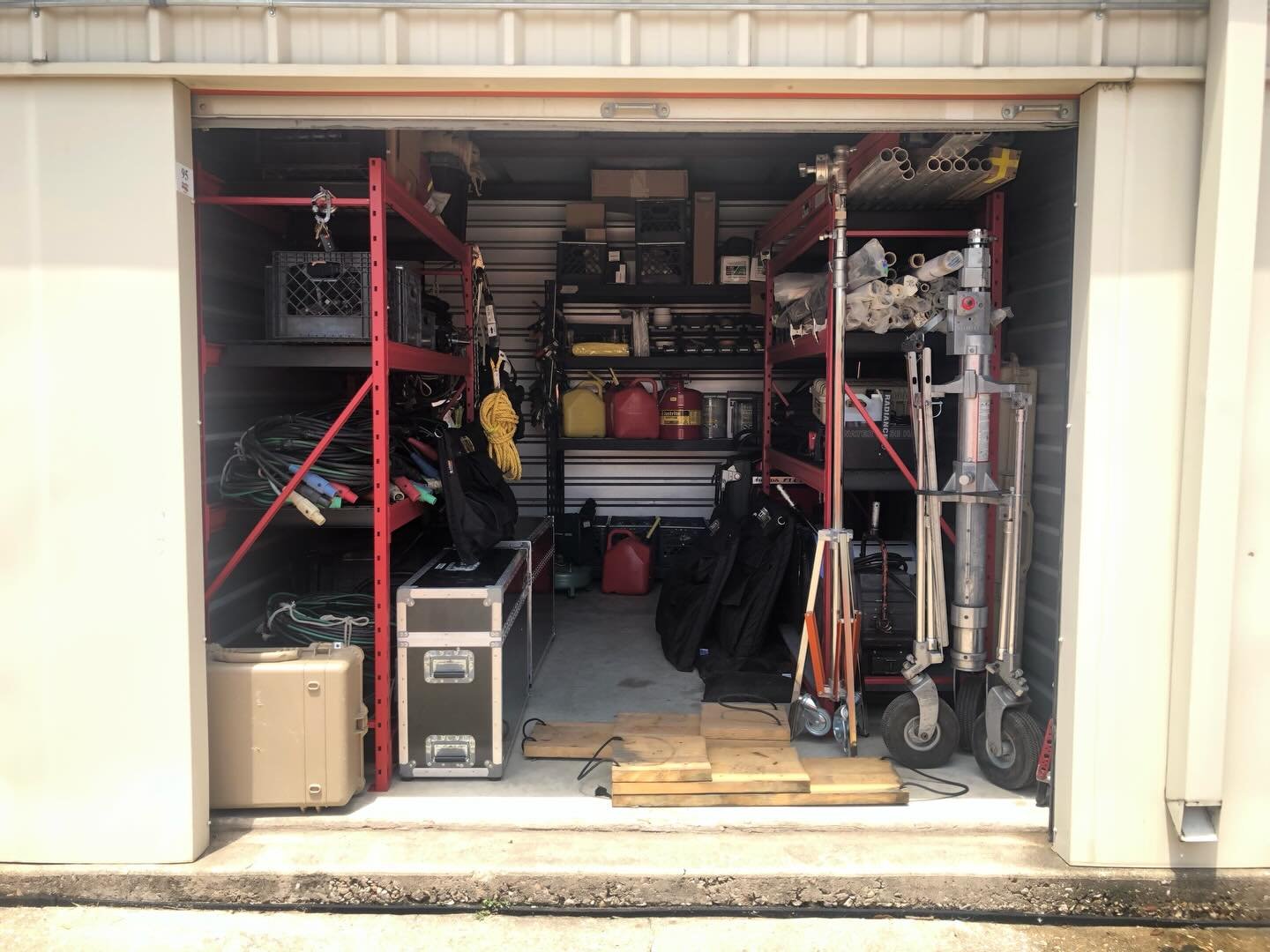 Celebrating five incredible years in business today! 🥳🎉 

From our early days with just a trailer and a storage unit, to getting our first truck, first van, first warehouse and first fallen soldier we&rsquo;ve been so grateful for everyone who has 